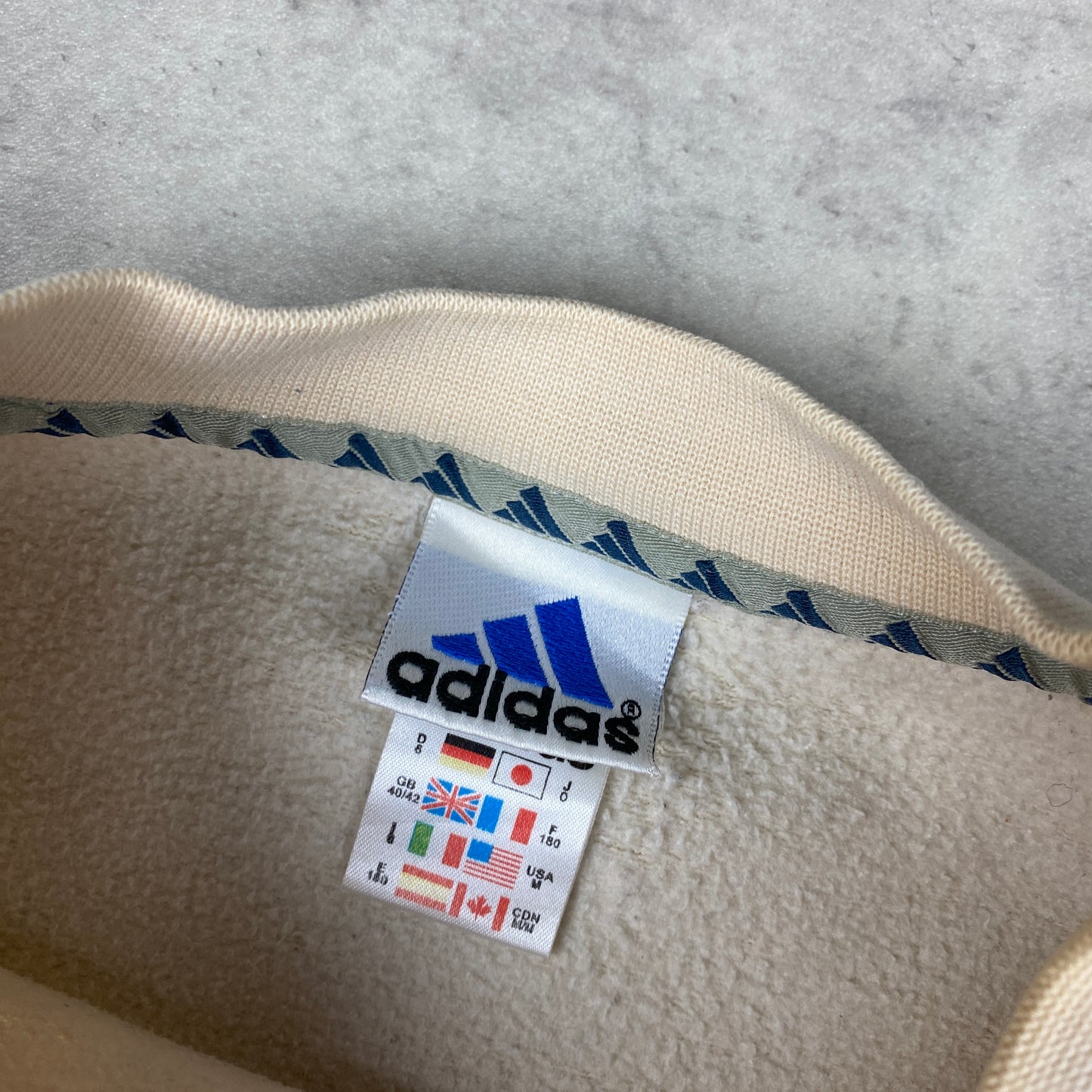 Adidas heavyweight sweater (M-L)