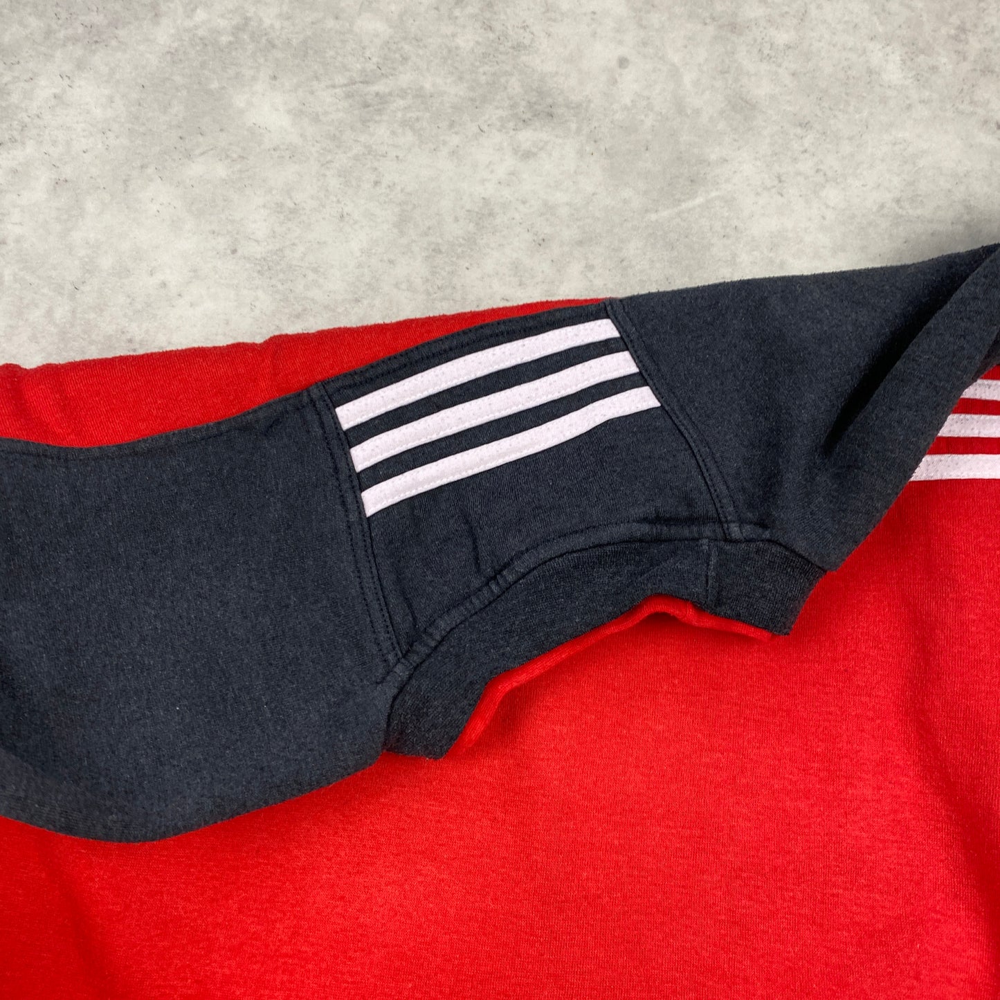 Adidas heavyweight sweater (M)