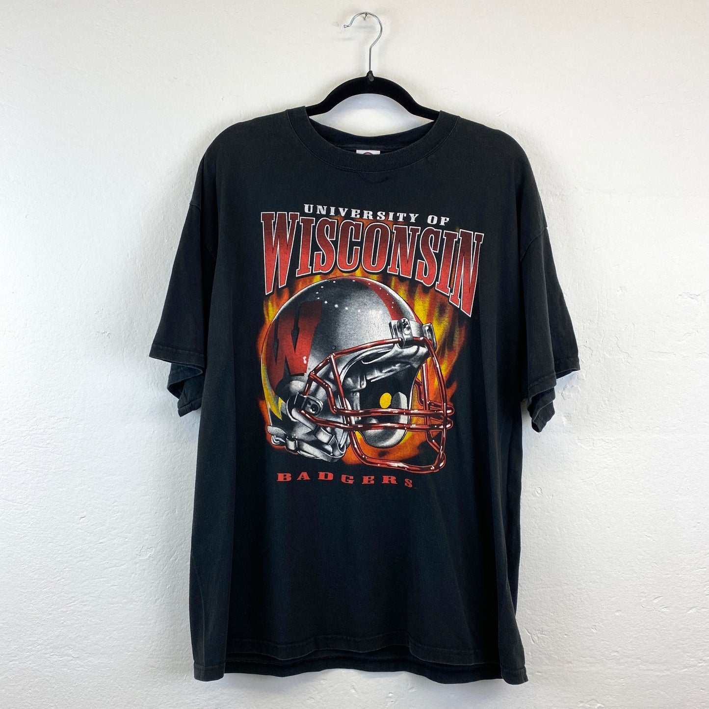 Wisconsin RARE heavyweight t-shirt (L)