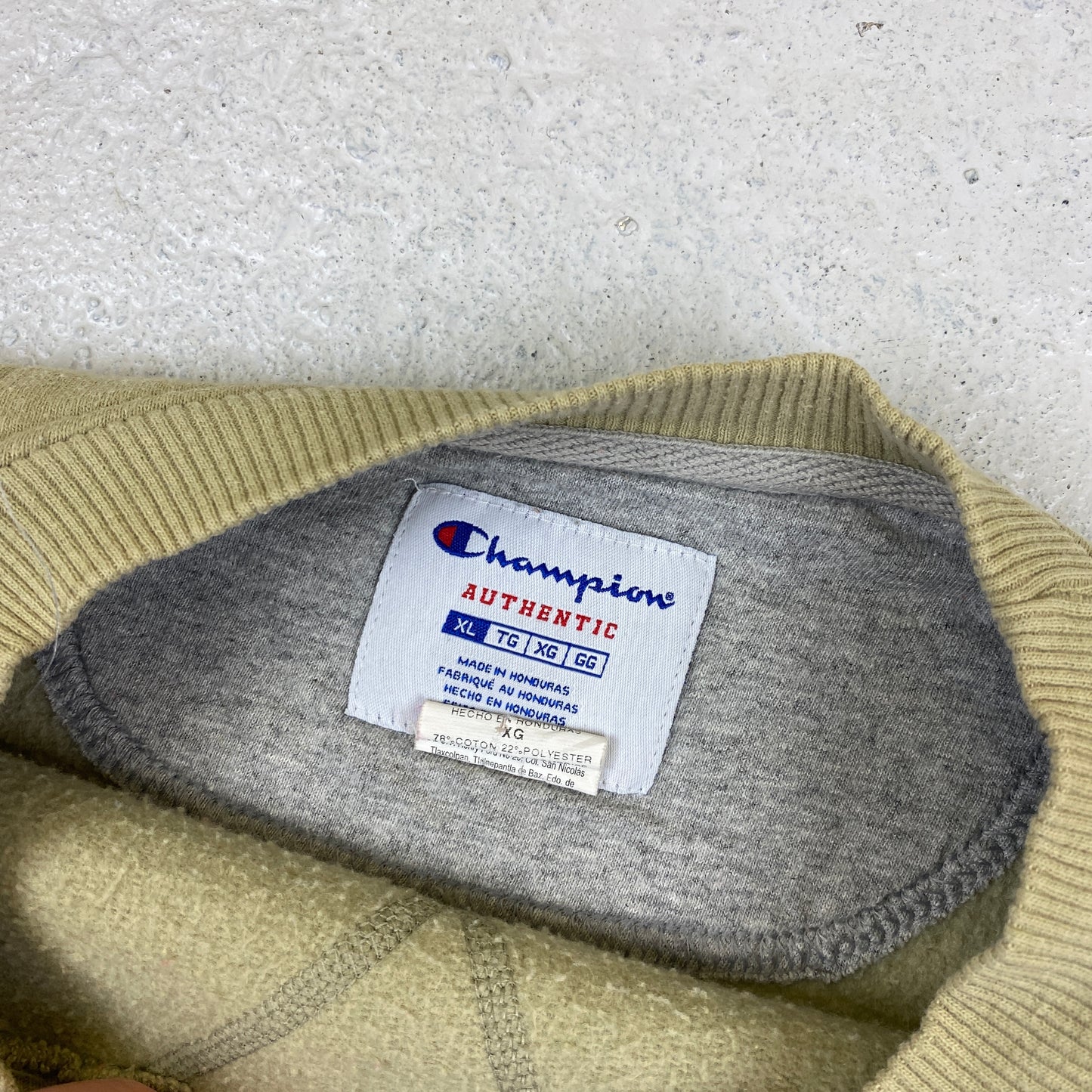 Champion heavyweight embroidered sweater (XL)