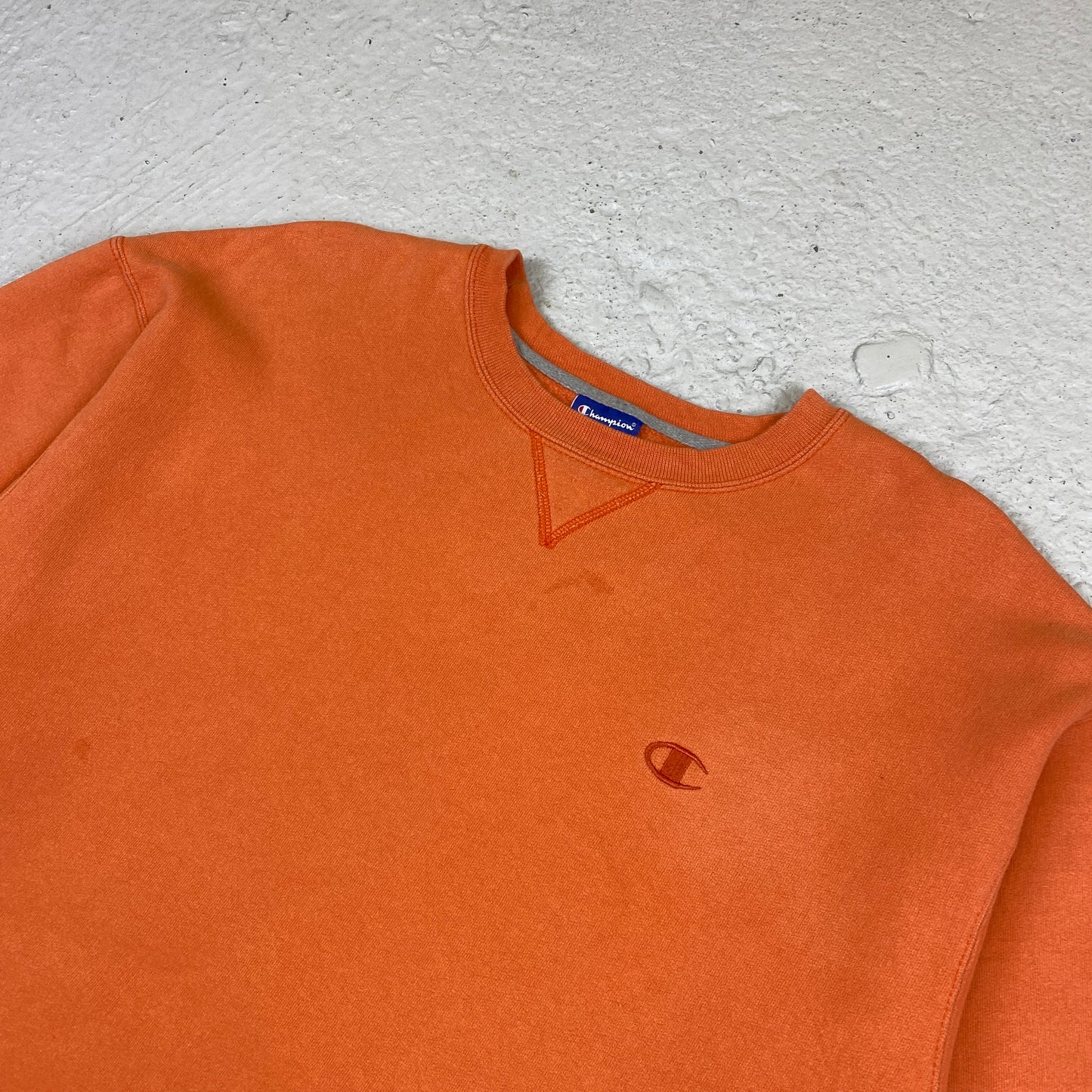 Champion embroidered sweater (L)
