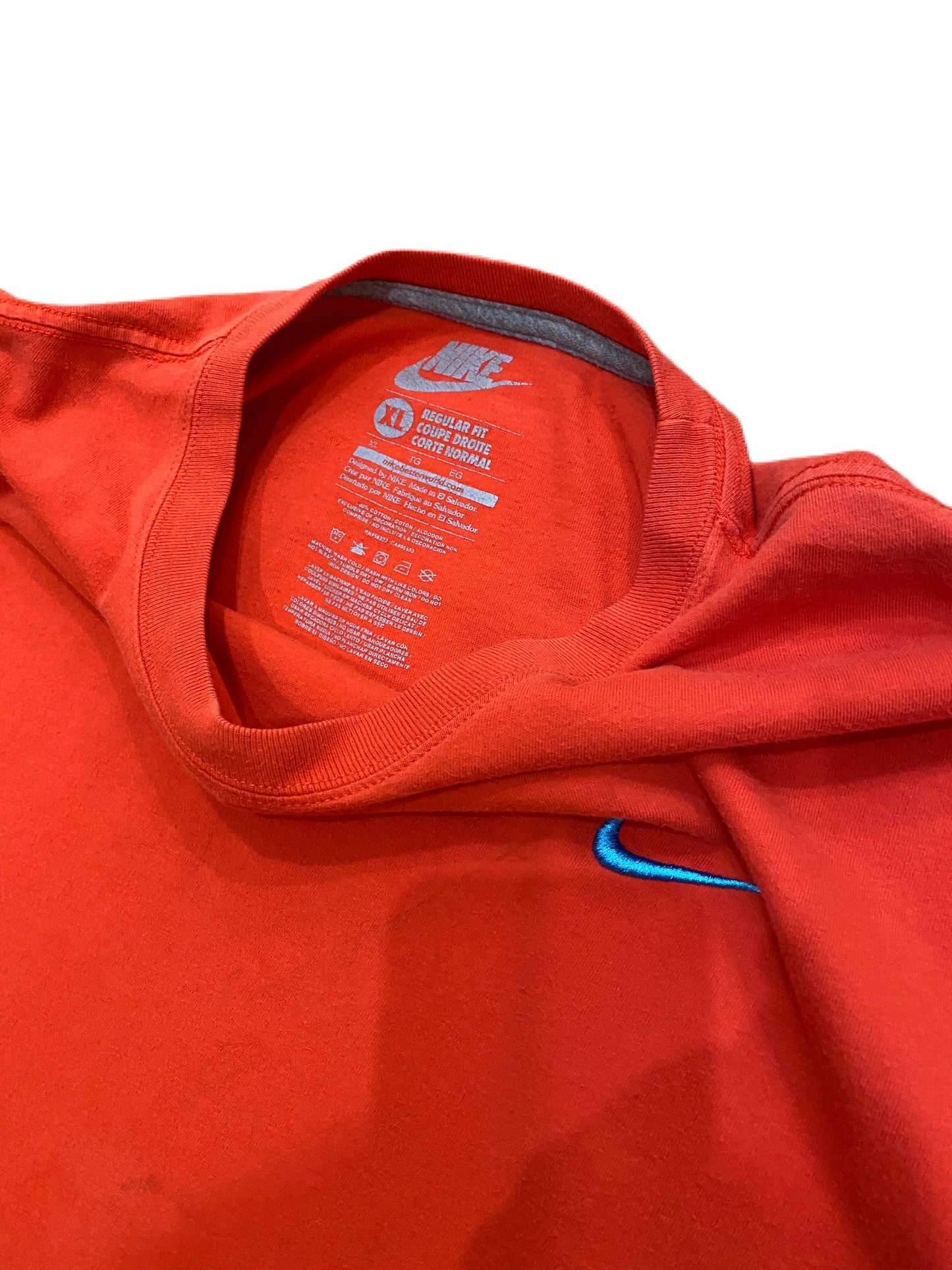Nike 00s embroidered swoosh t-shirt ( L)