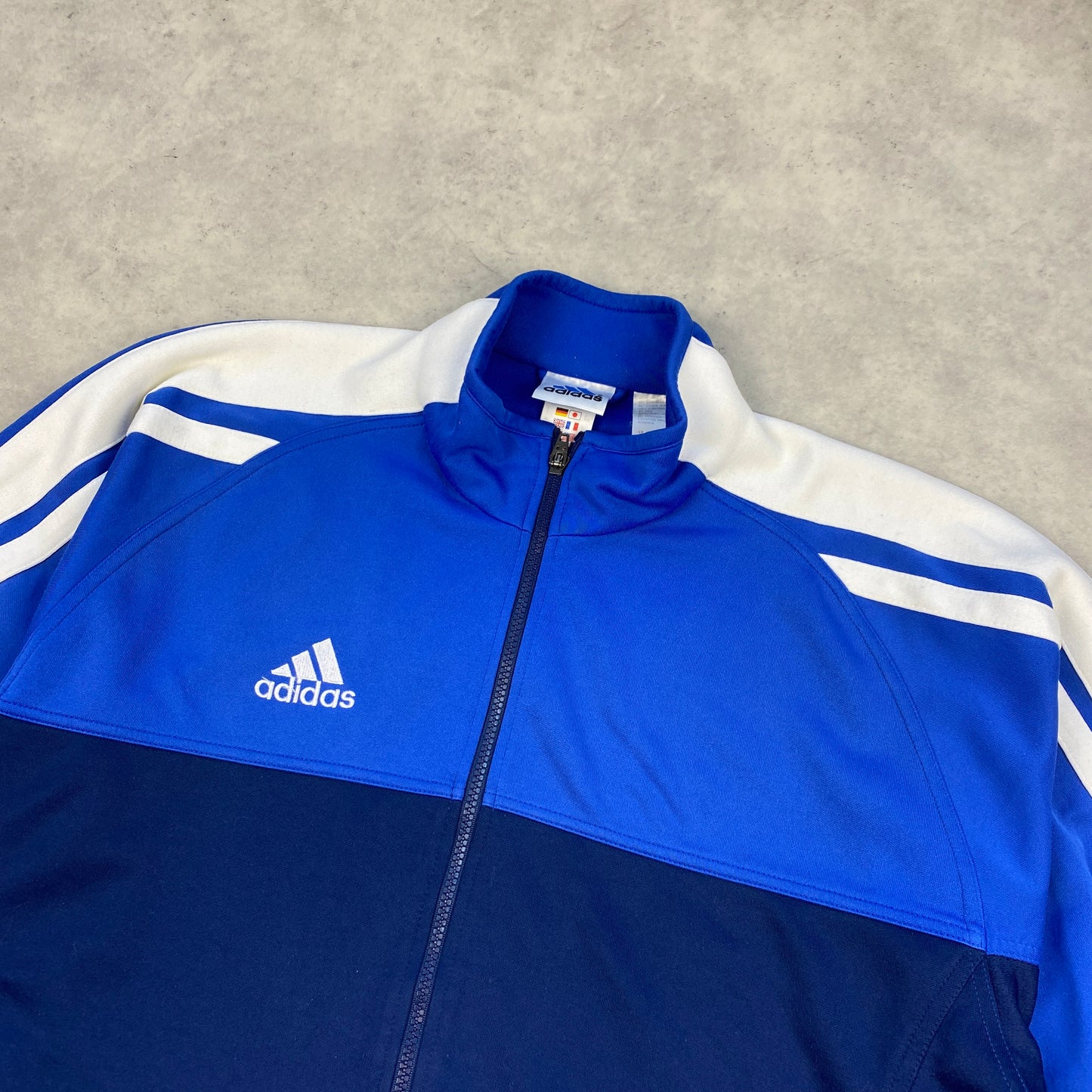Adidas jacket (L-XL)