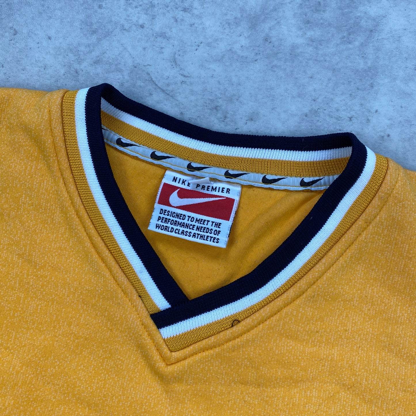 Nike RARE heavyweight v-neck sweater (XL-XXL)
