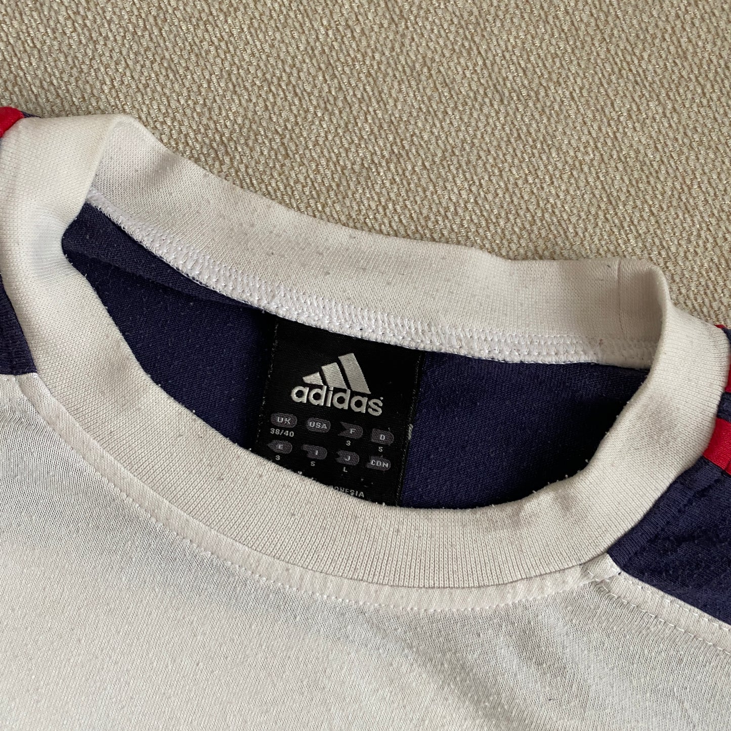 Adidas tee (M)