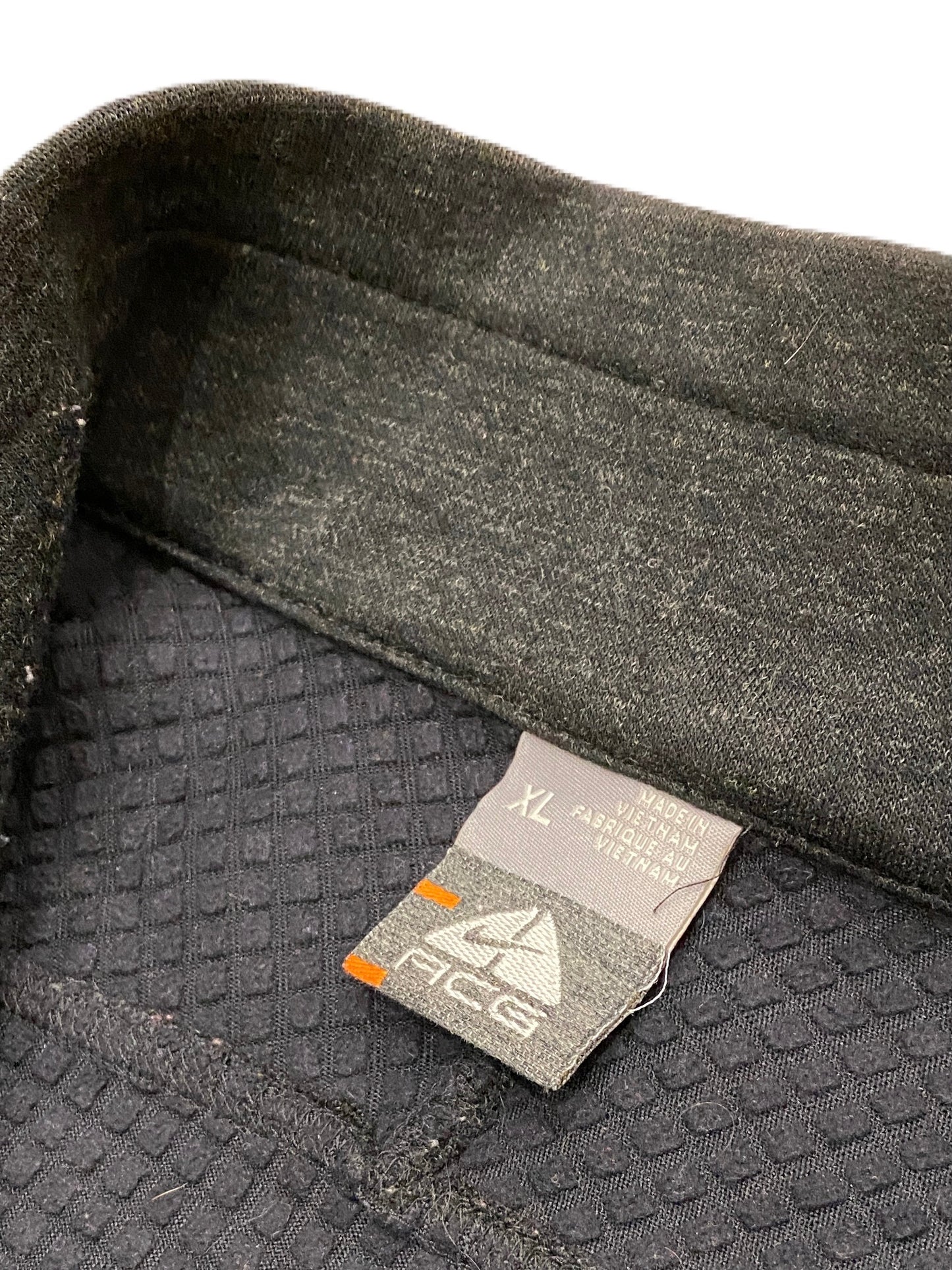 Nike ACG zip jacket (L-XL)