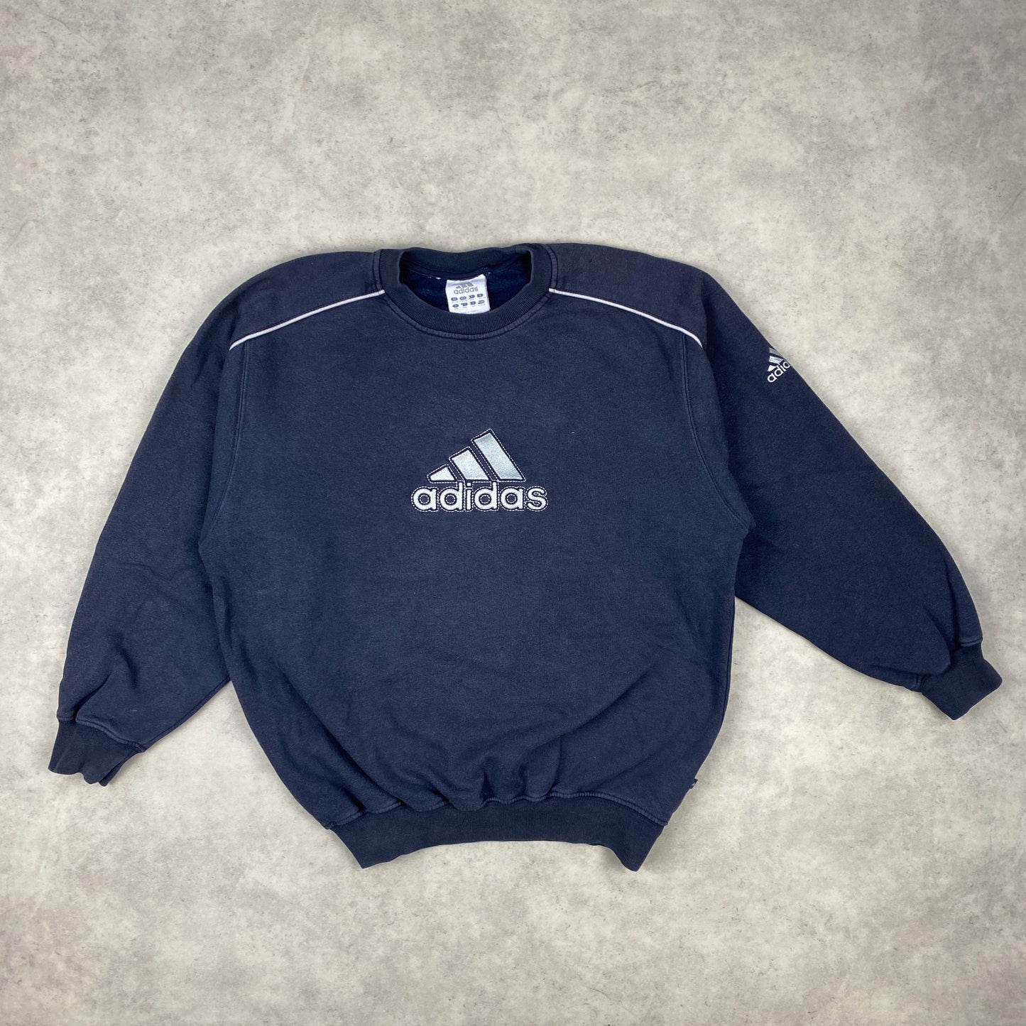 Adidas heavyweight sweater (XS-S)
