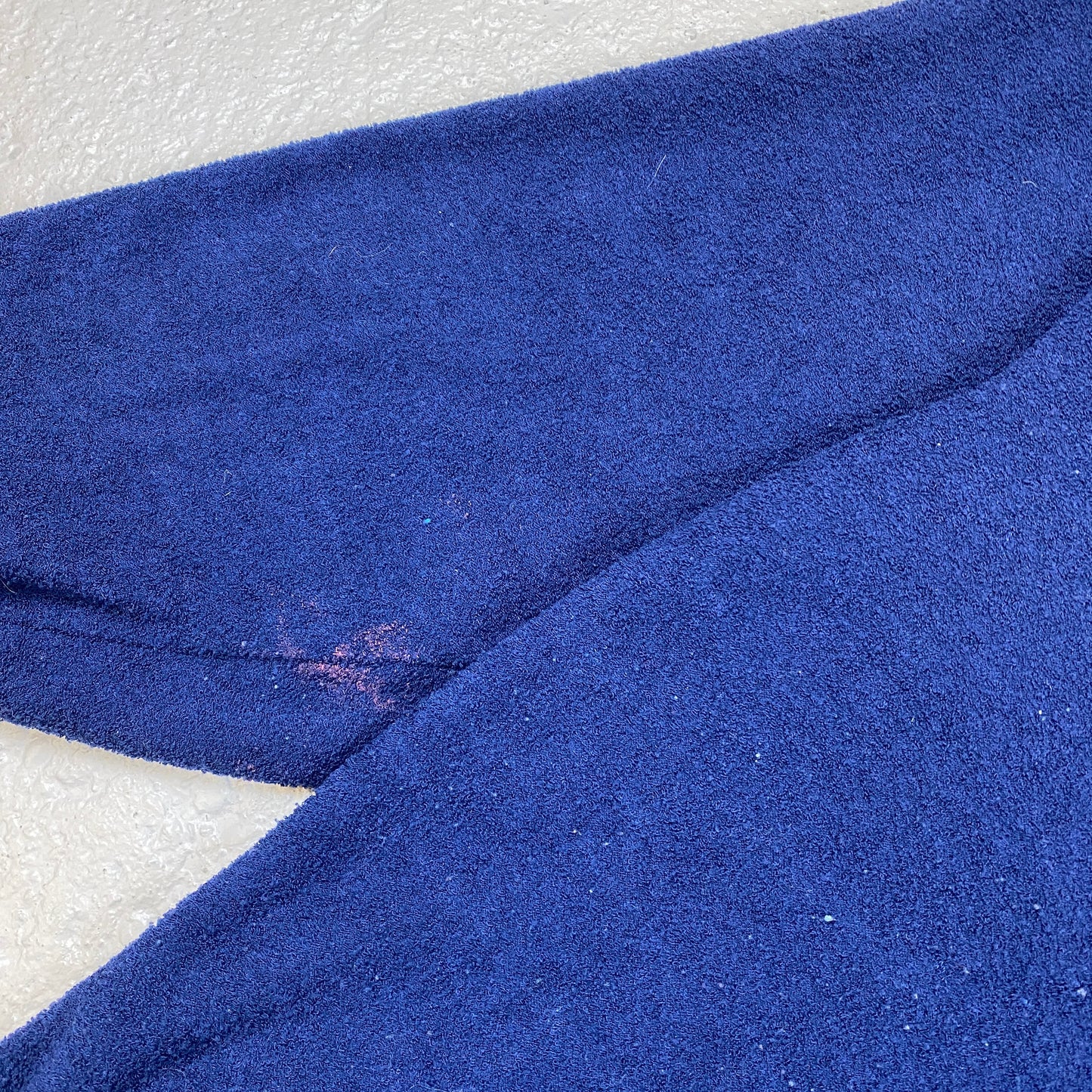 Fila embroidered v-neck fleece sweater (L)