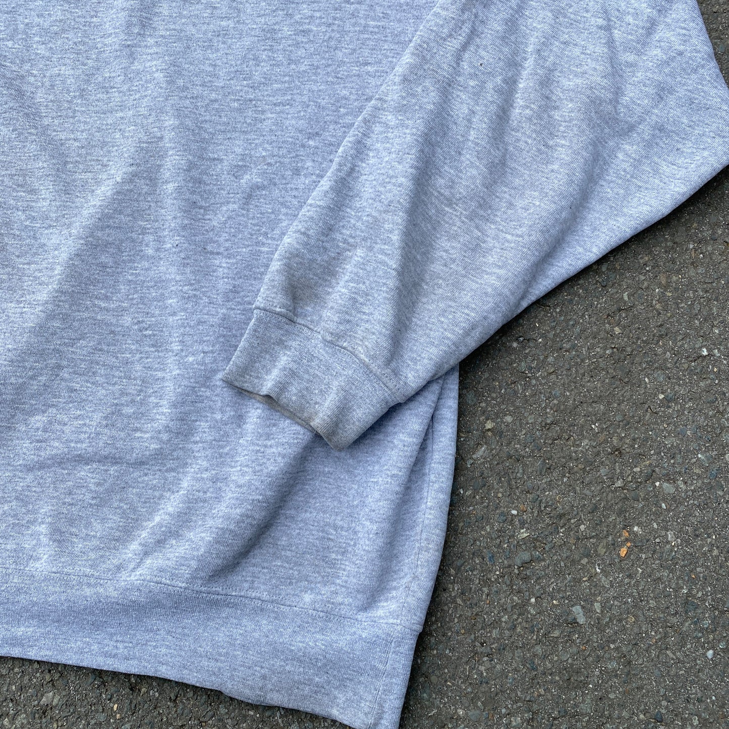 Carhartt embroidered sweater (XL)