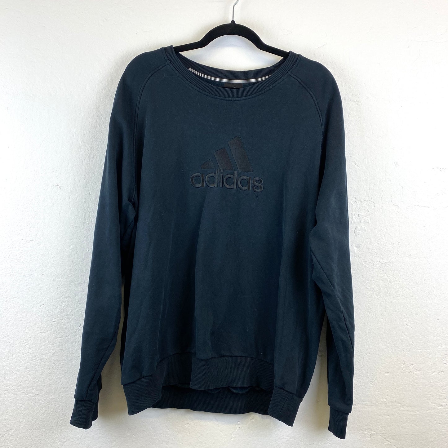 Adidas heavyweight embroidered big logo sweater (L)