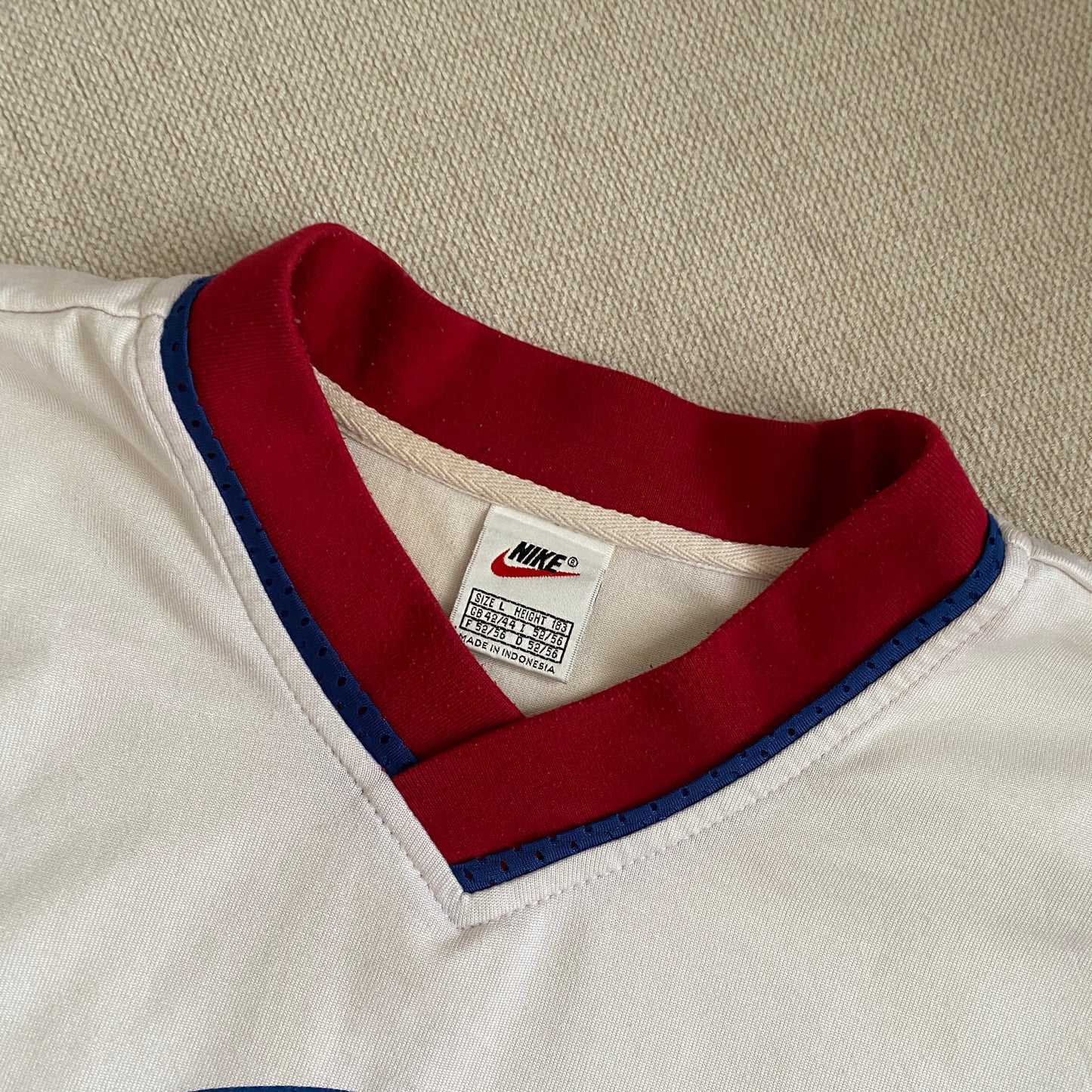 Nike RARE v-neck heavyweight shirt (L-XL)