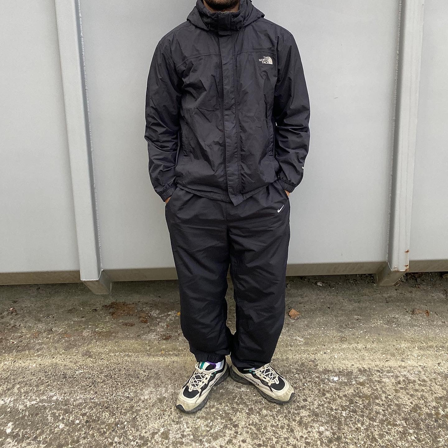 Nike track pants (L)