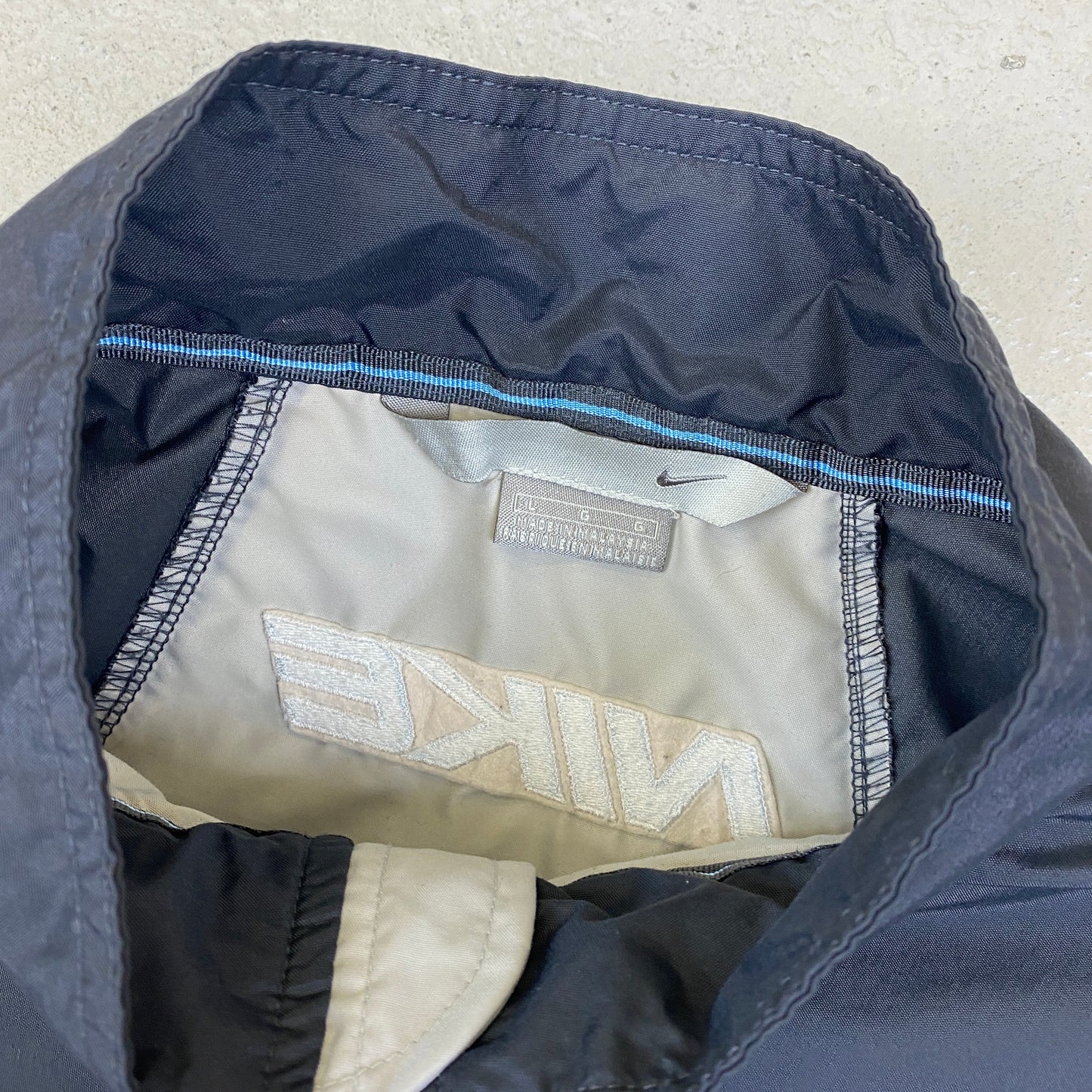 Nike RARE embroidered jacket (L-XL)
