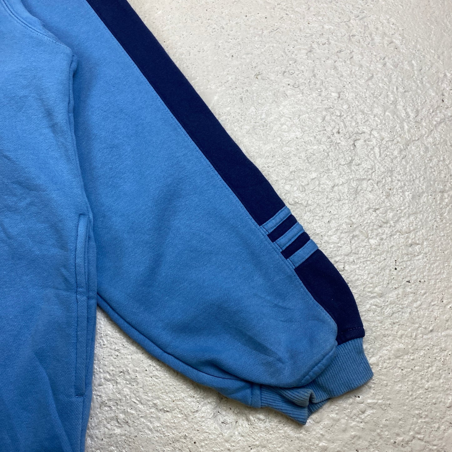 Adidas hoodie (XL)