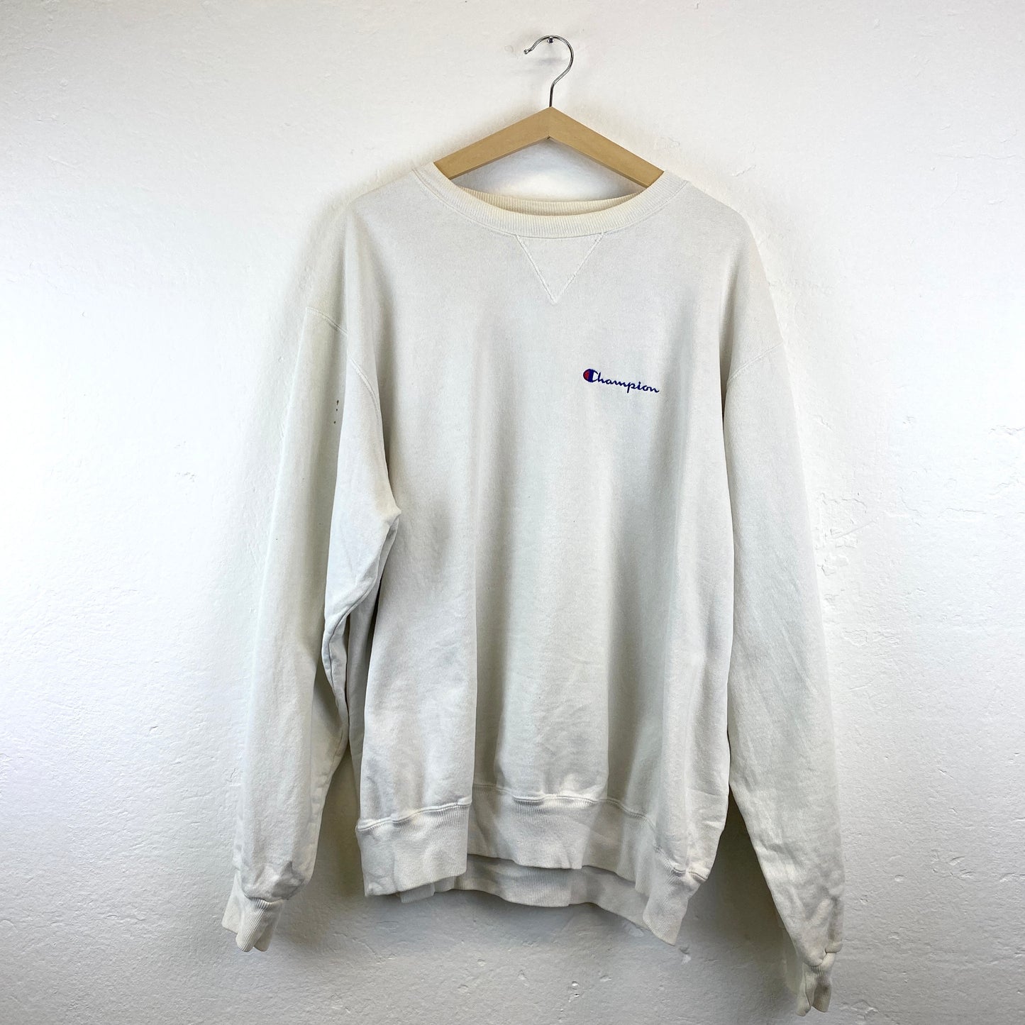 Champion embroidered heavyweight sweater (M-L)
