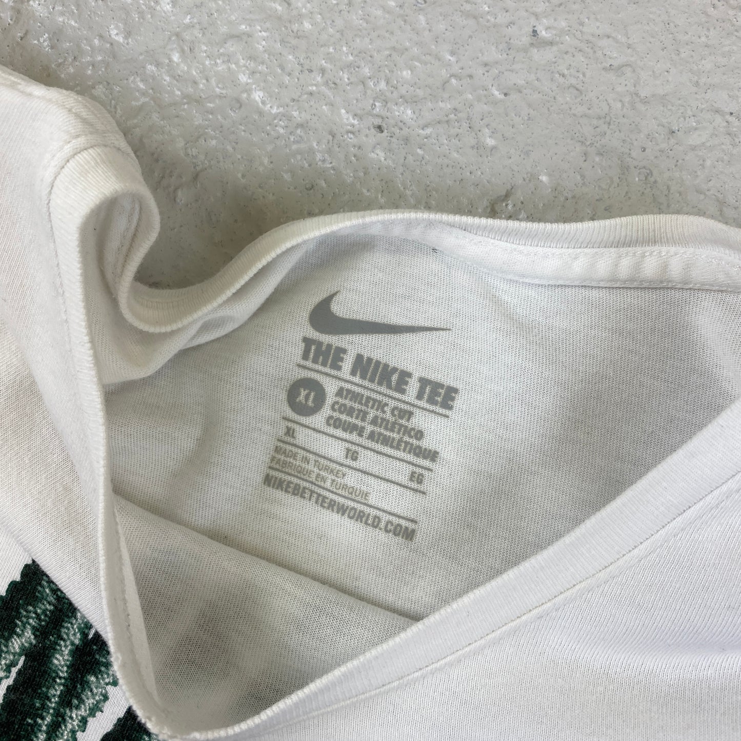 Nike big swoosh t-shirt (M-L)