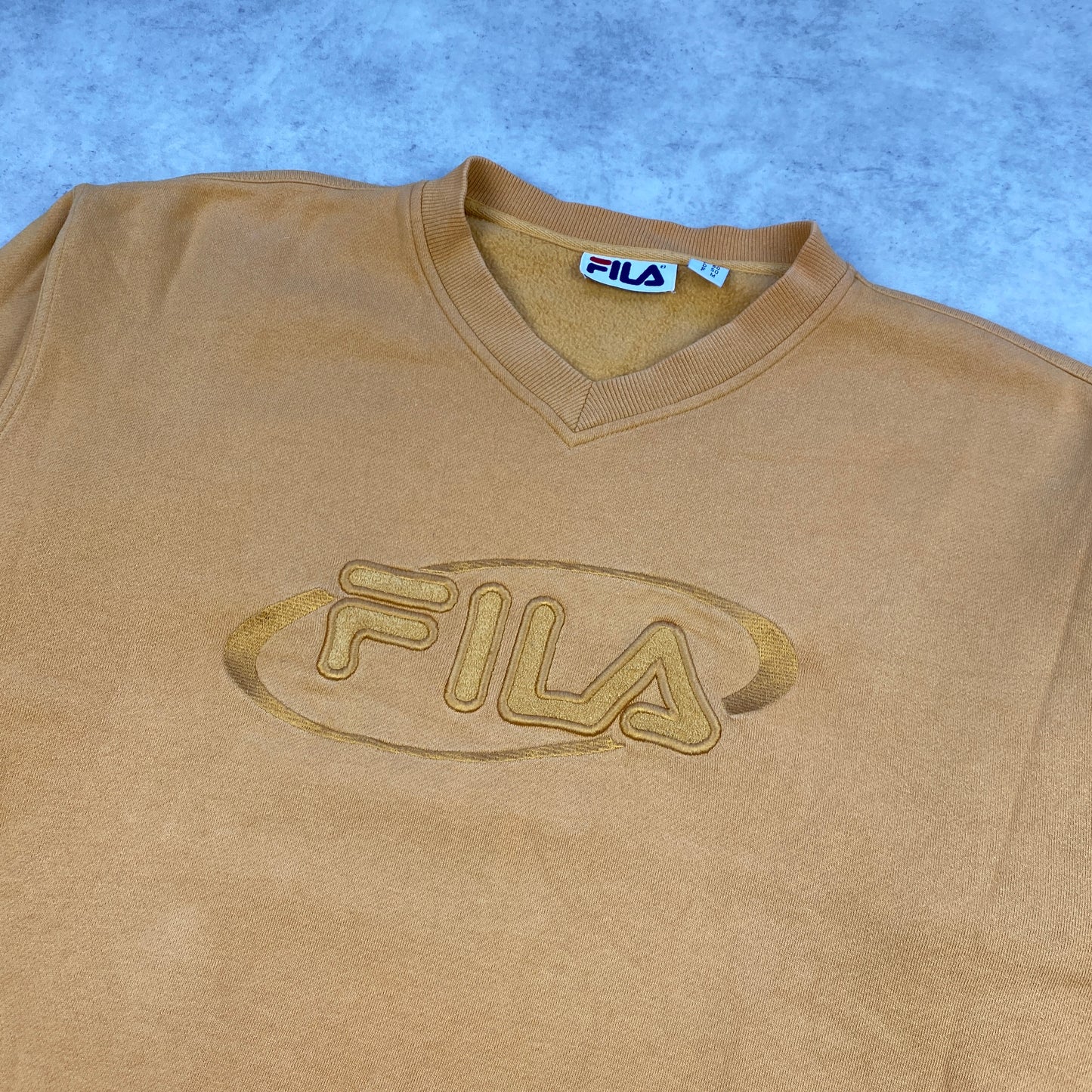 Fila RARE heavyweight sweater (M-L)