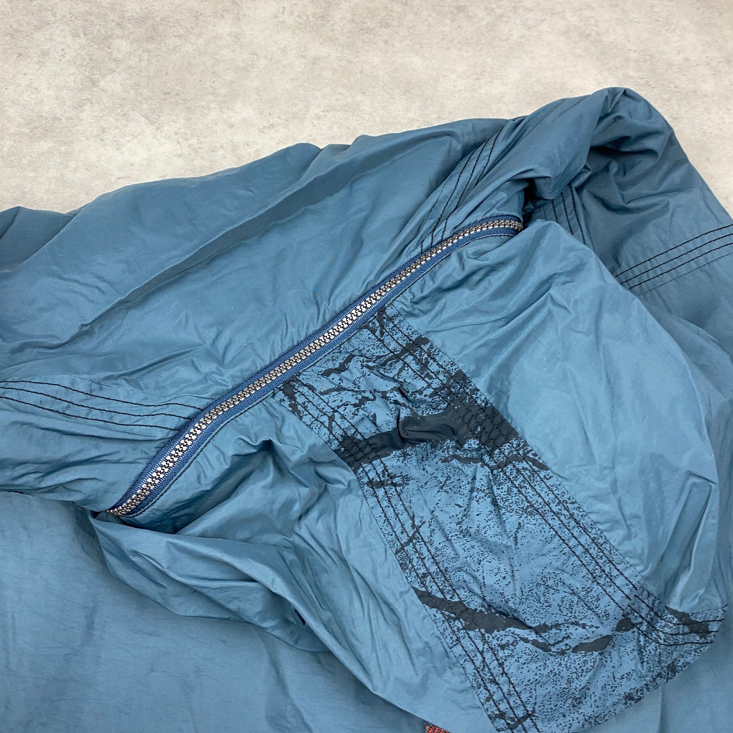 Reebok RARE 1/4 zip windbreaker (M-L)