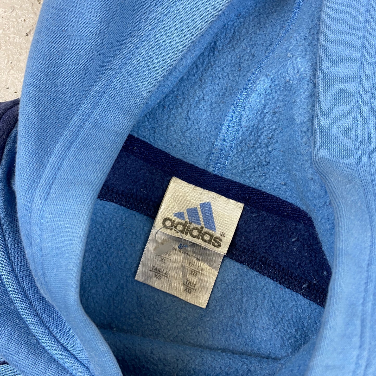 Adidas hoodie (XL)