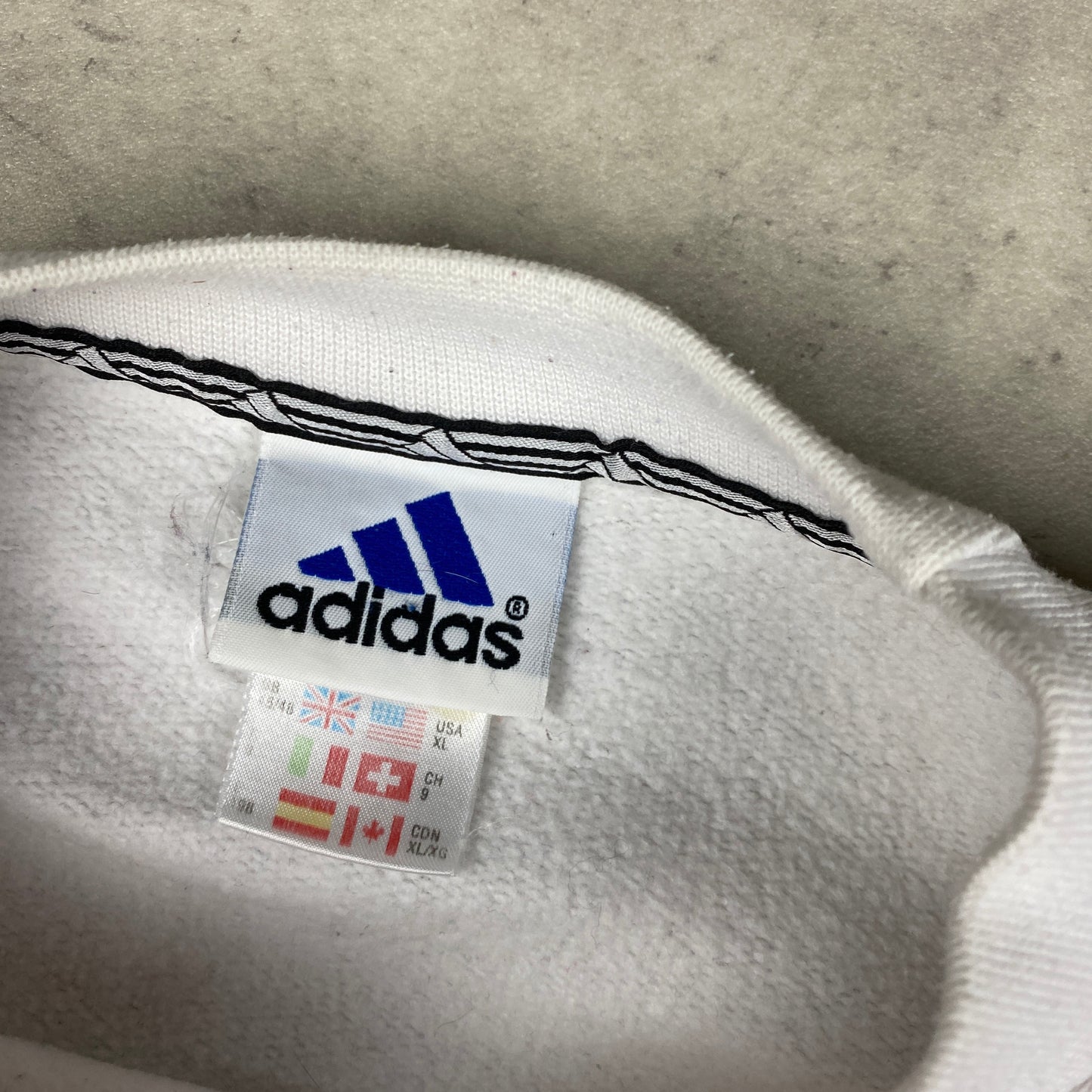 Adidas heavyweight sweater (XL)