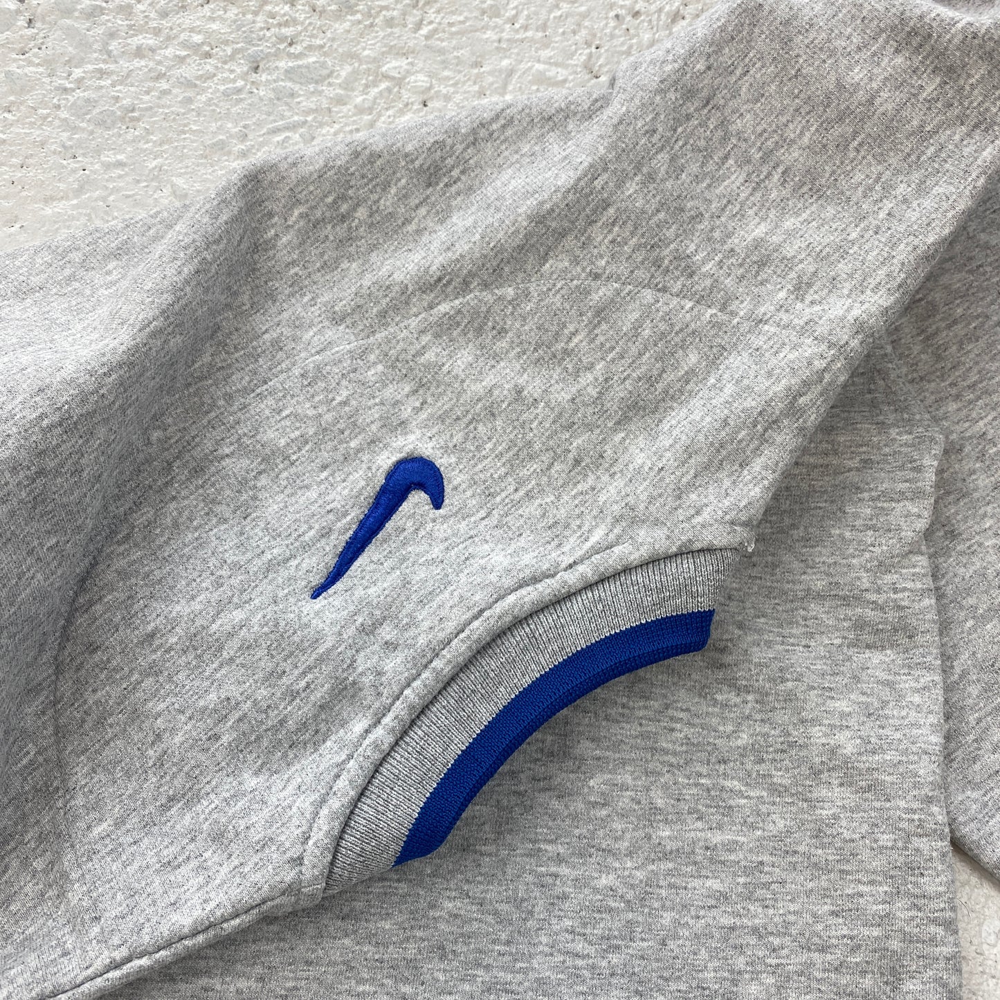 Nike RARE heavyweight v-neck sweater (L)