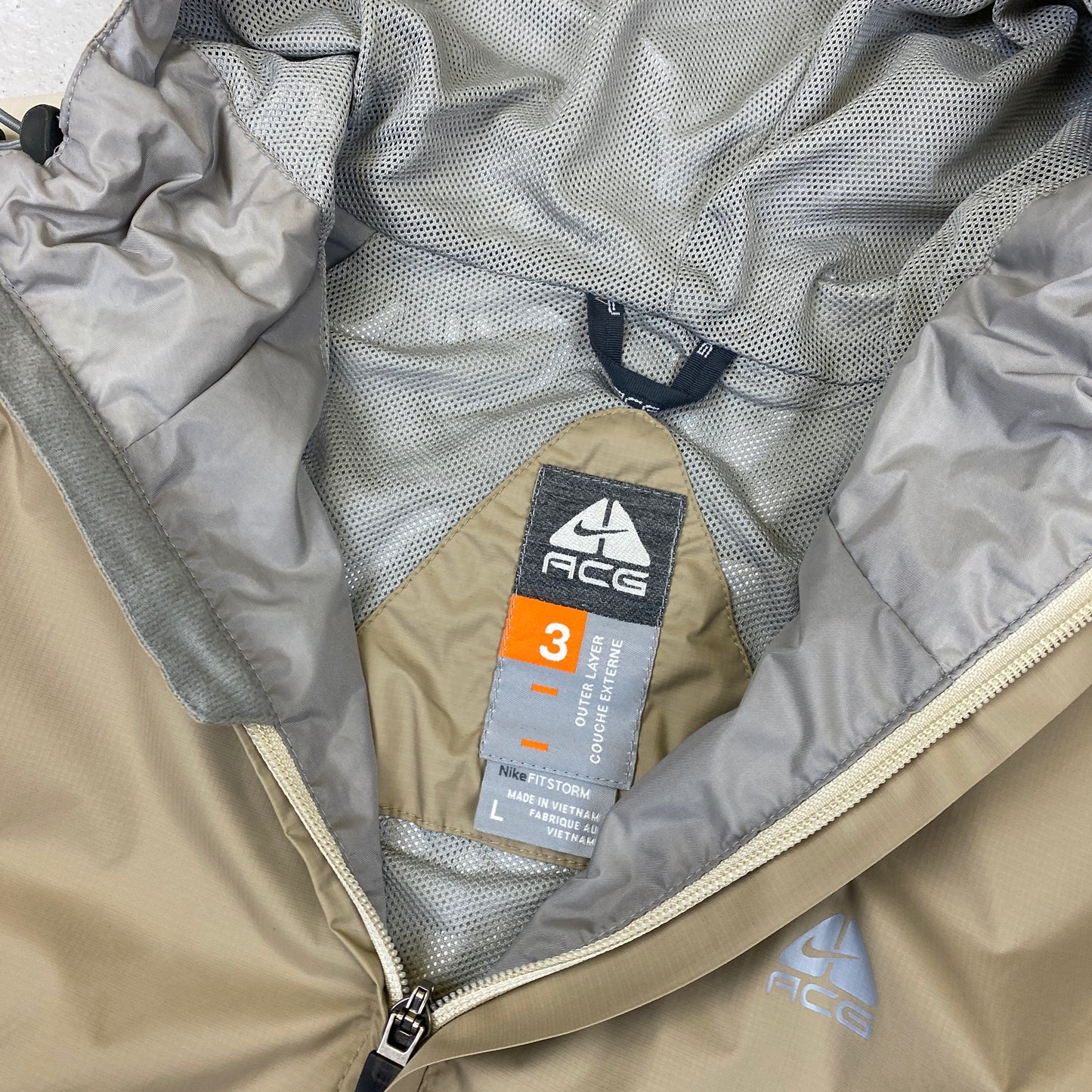 Nike ACG RARE jacket (L)