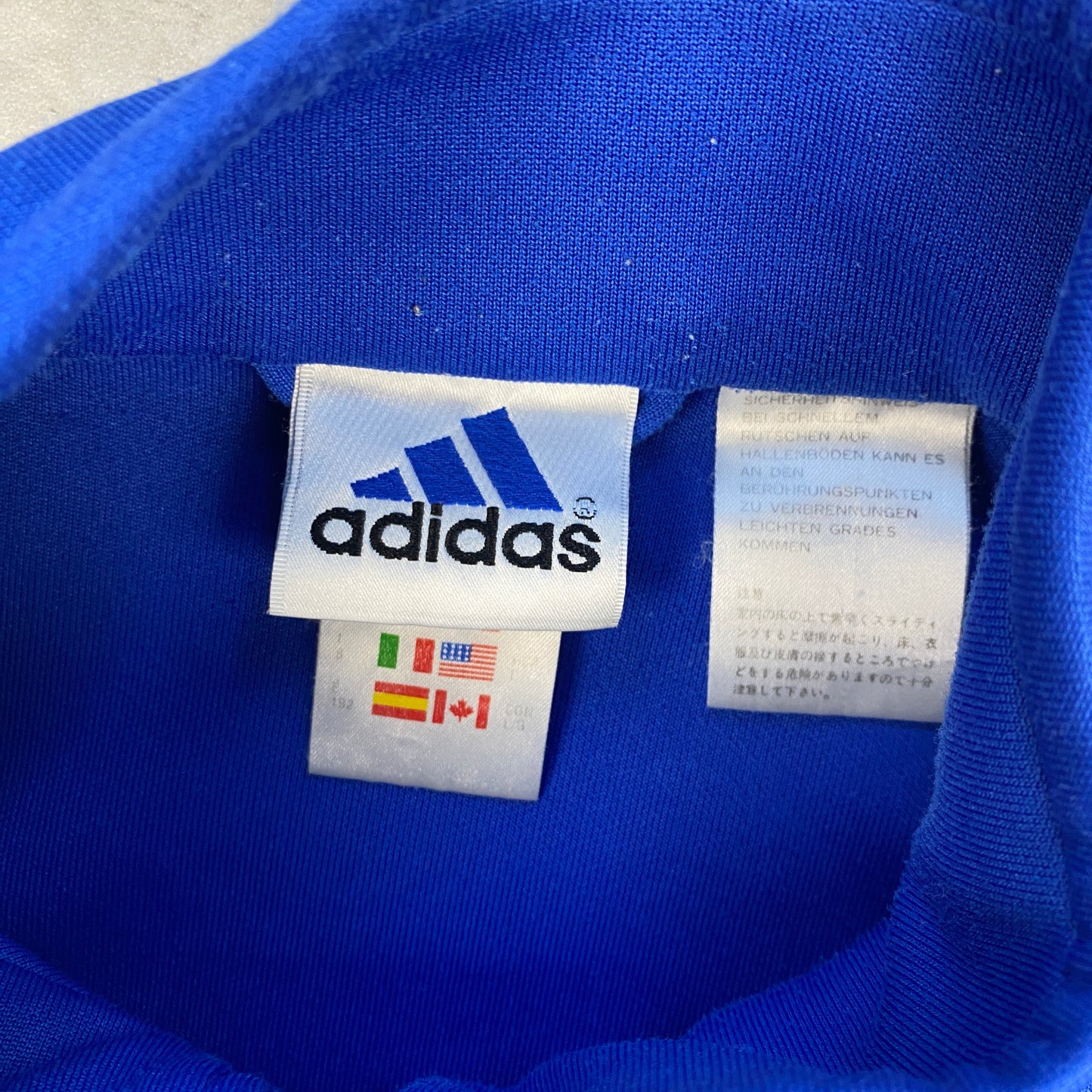 Adidas jacket (L-XL)