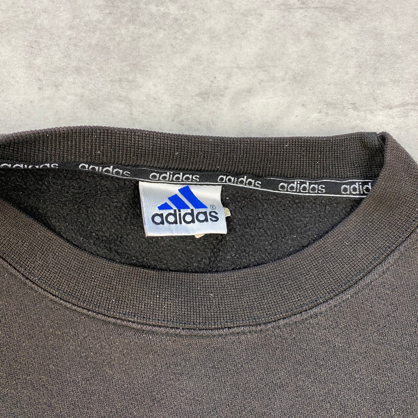 Adidas heavyweight sweater (L)