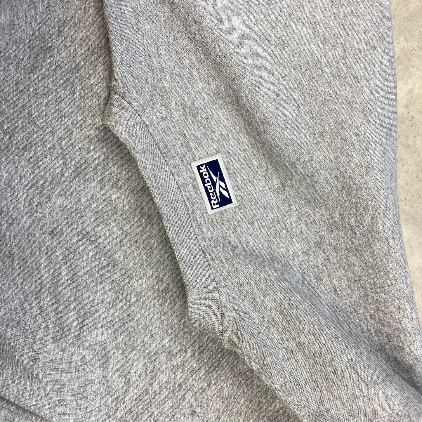 Reebok sweater (M)