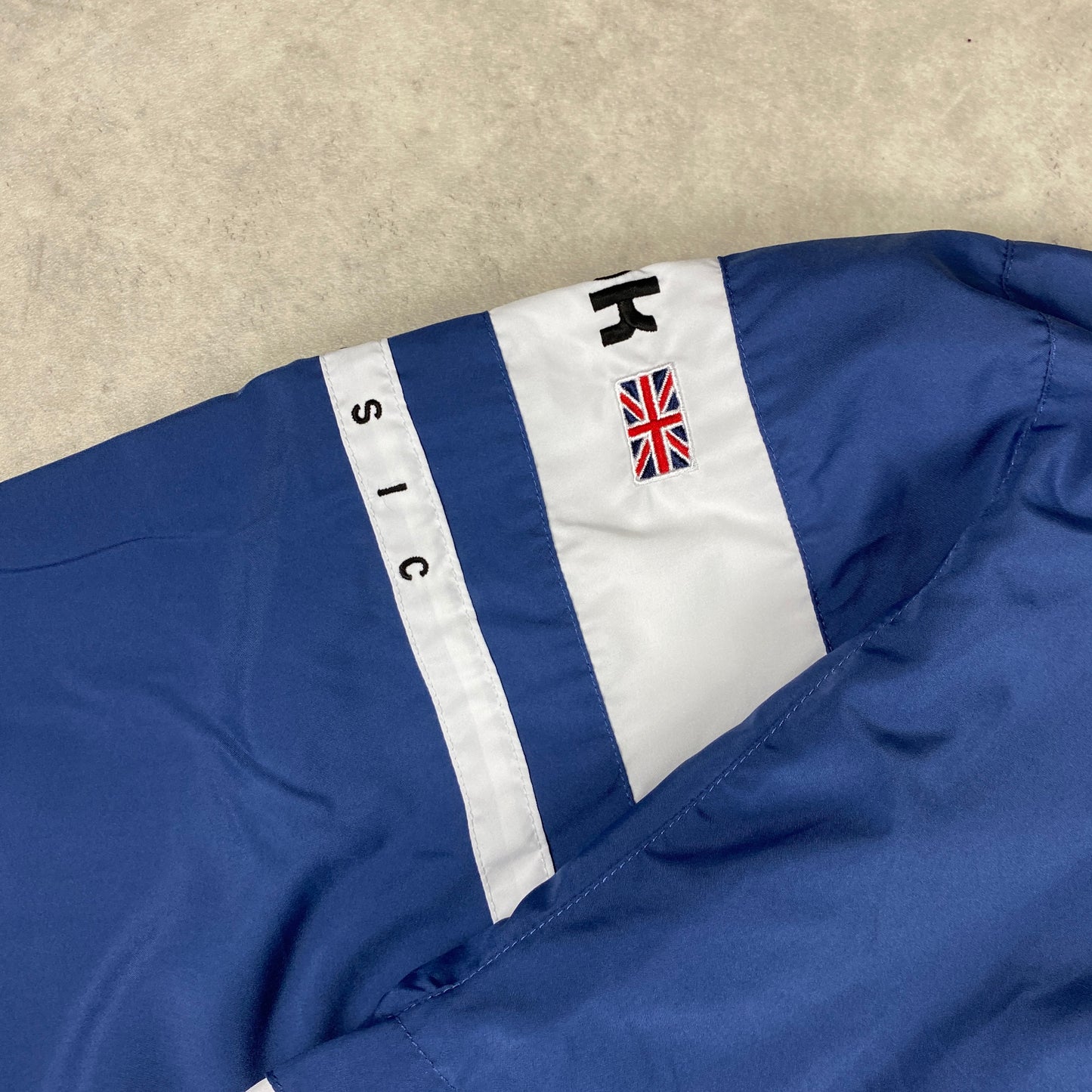 Reebok RARE track jacket (L-XL)
