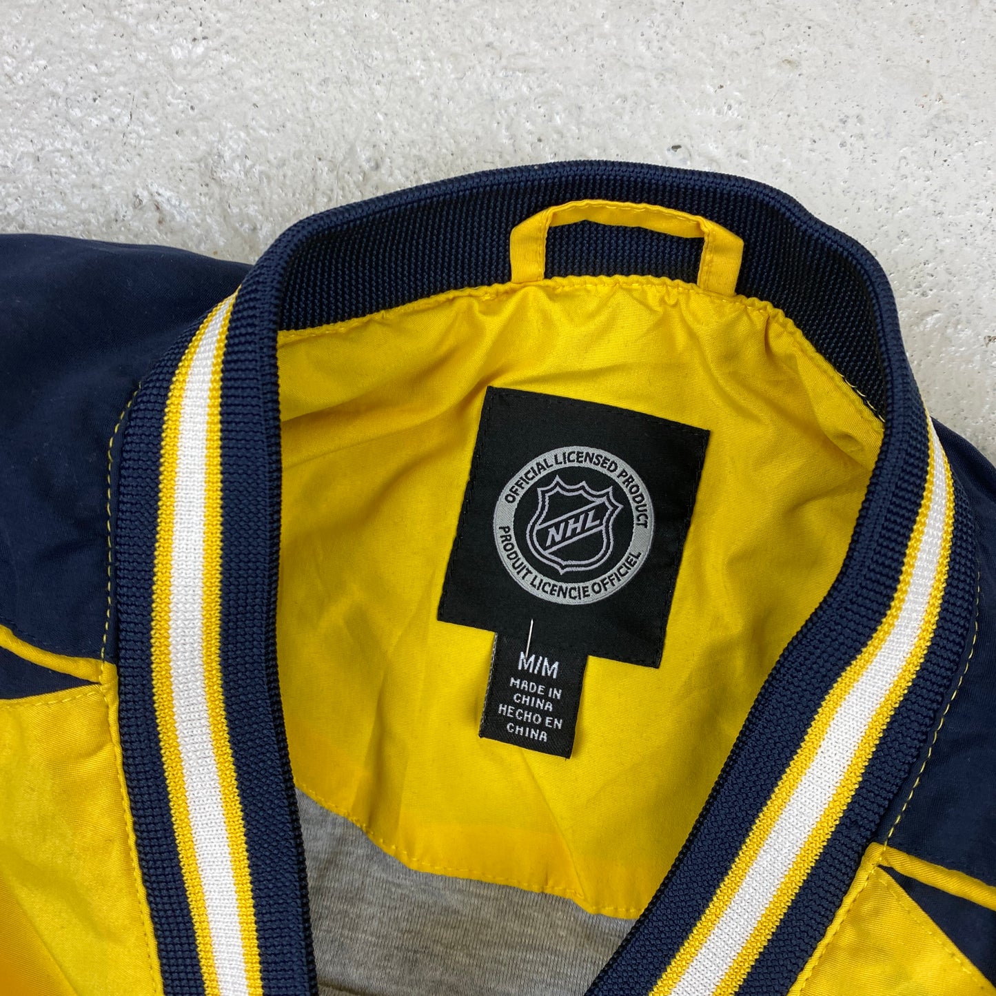 Sabres Buffalo RARE embroidered windbreaker (M-L)