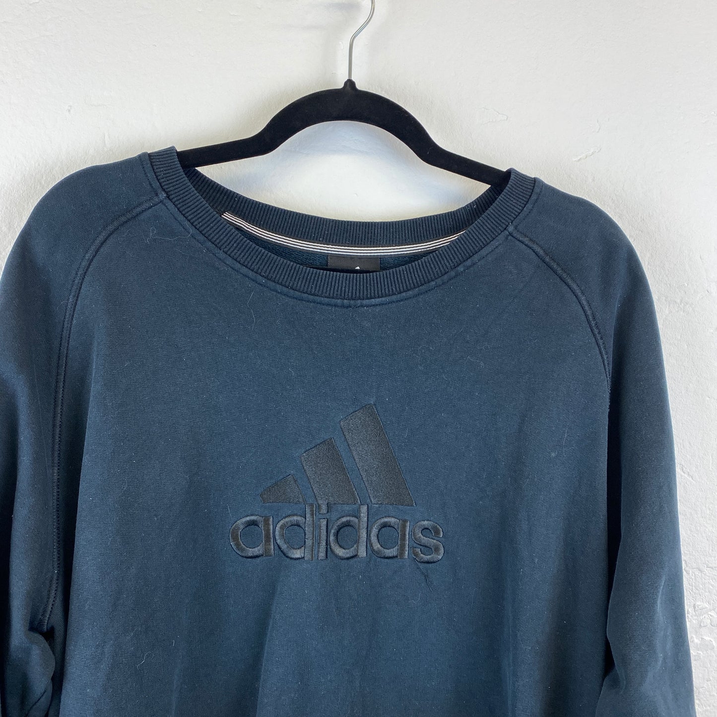 Adidas heavyweight embroidered big logo sweater (L)