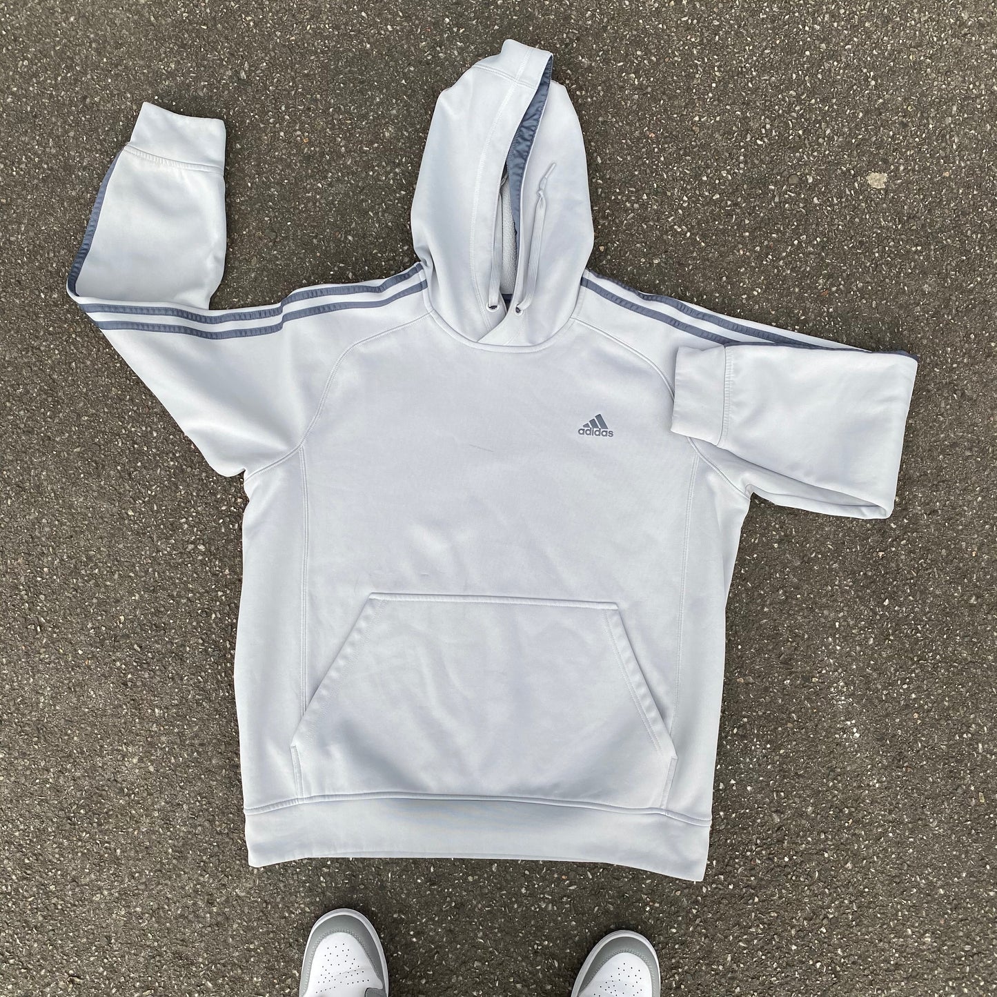 Adidas hoodie (M)