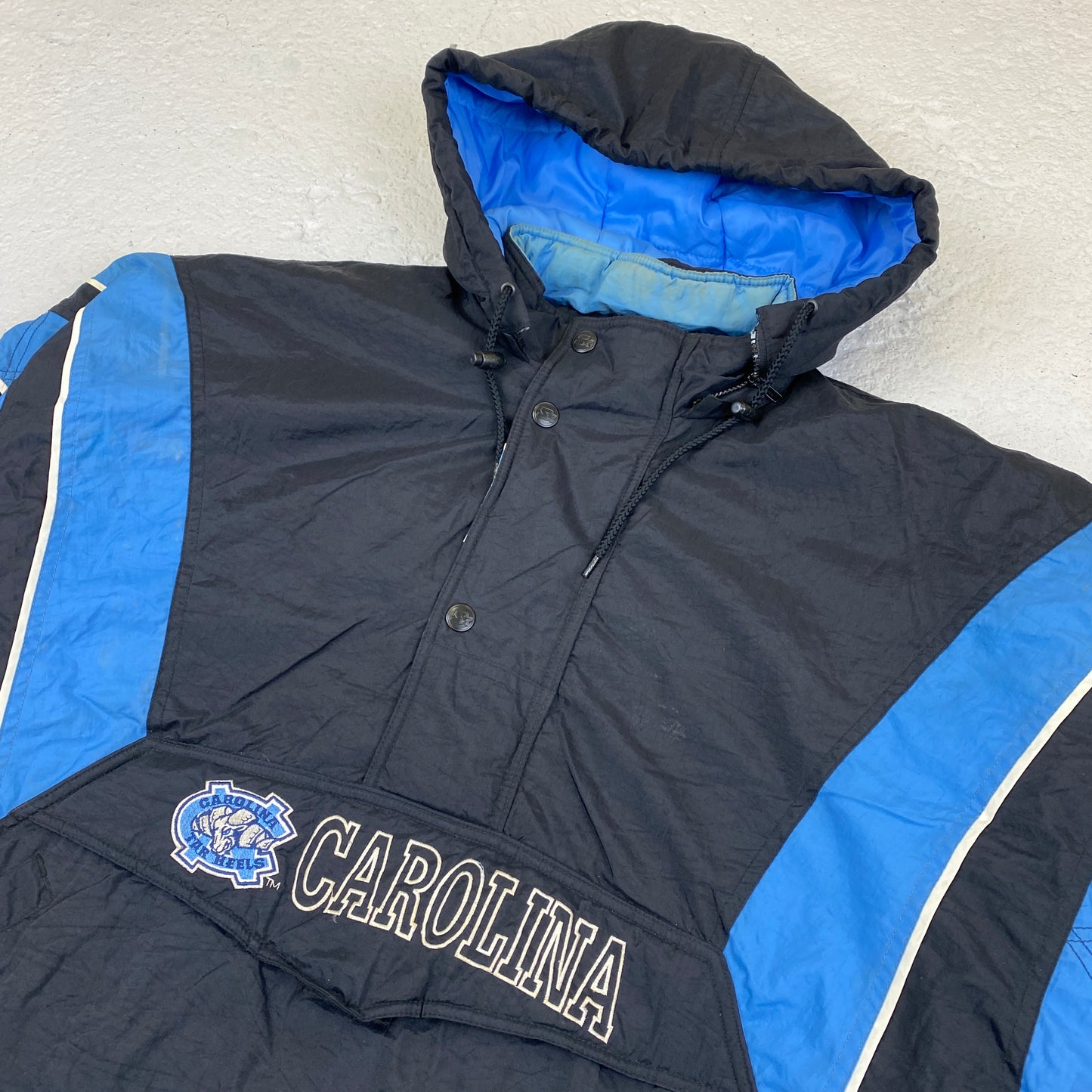 Starter RARE North Carolina heavyweight embroidered windbreaker (XL)