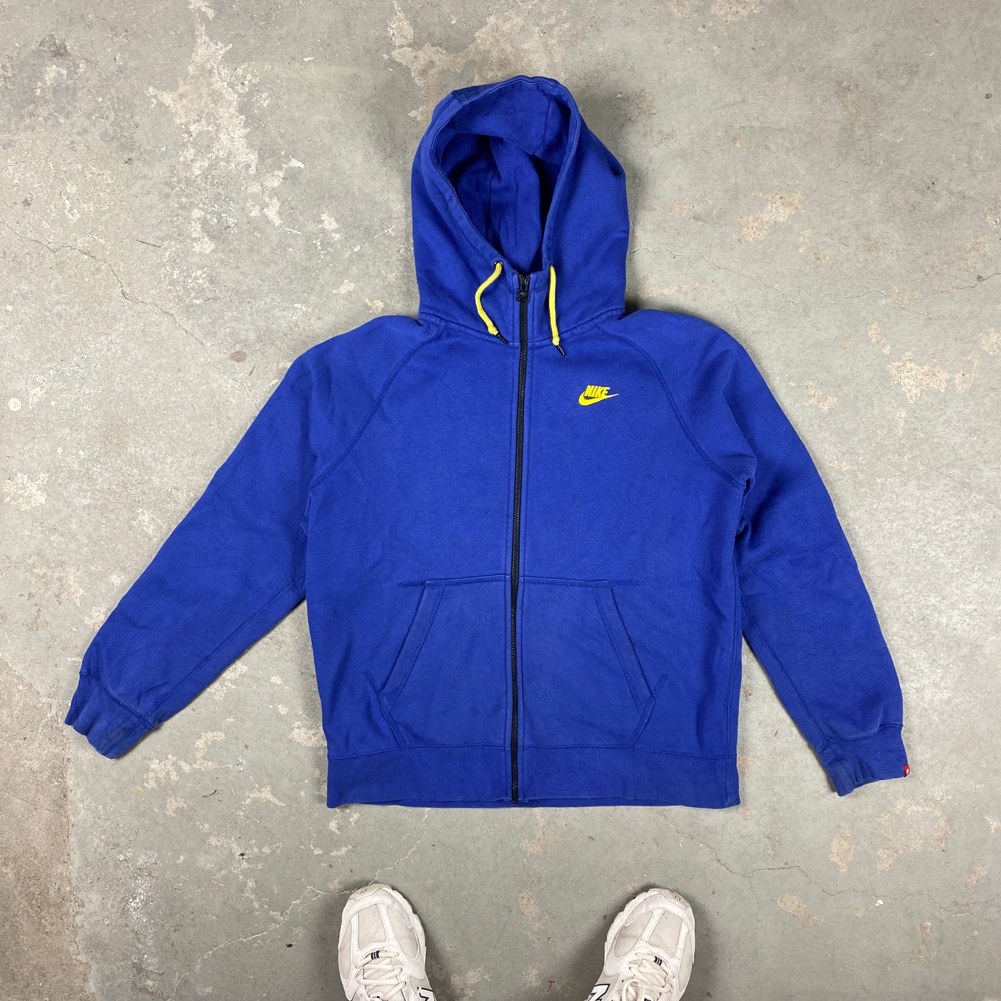 Nike embroidered yellow swoosh (L)