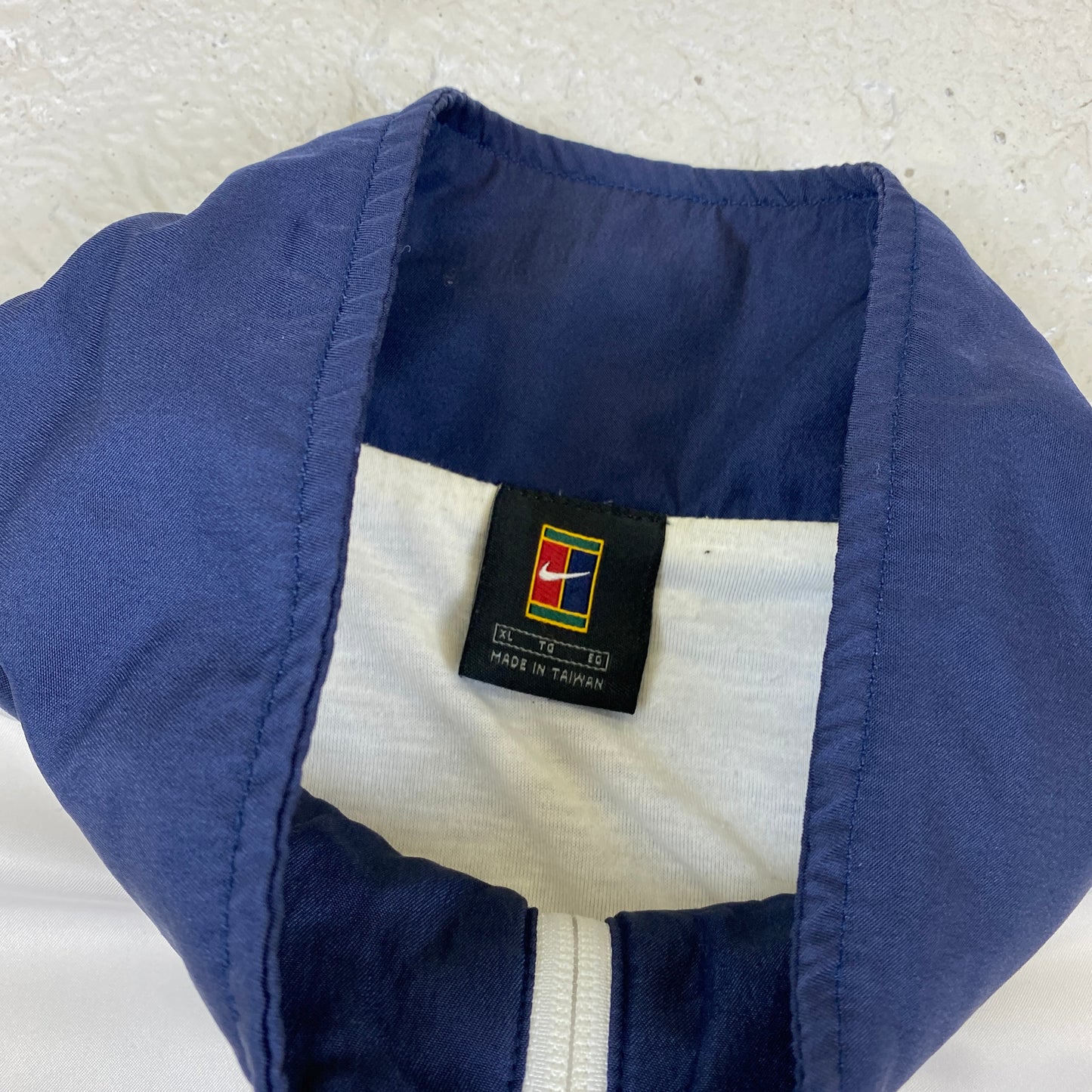 Nike RARE embroidered track jacket (XL)