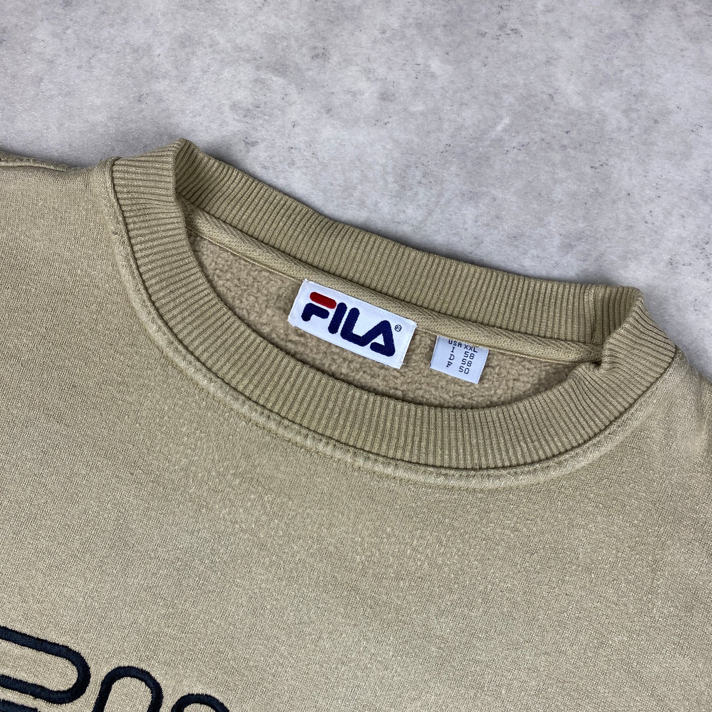 Fila heavyweight sweater (L-XL)