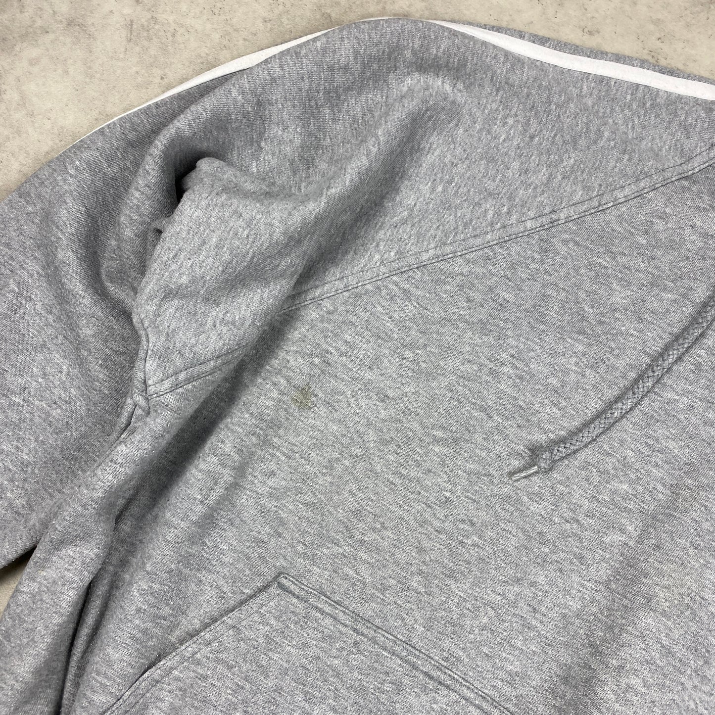 Adidas heavyweight hoodie (L)