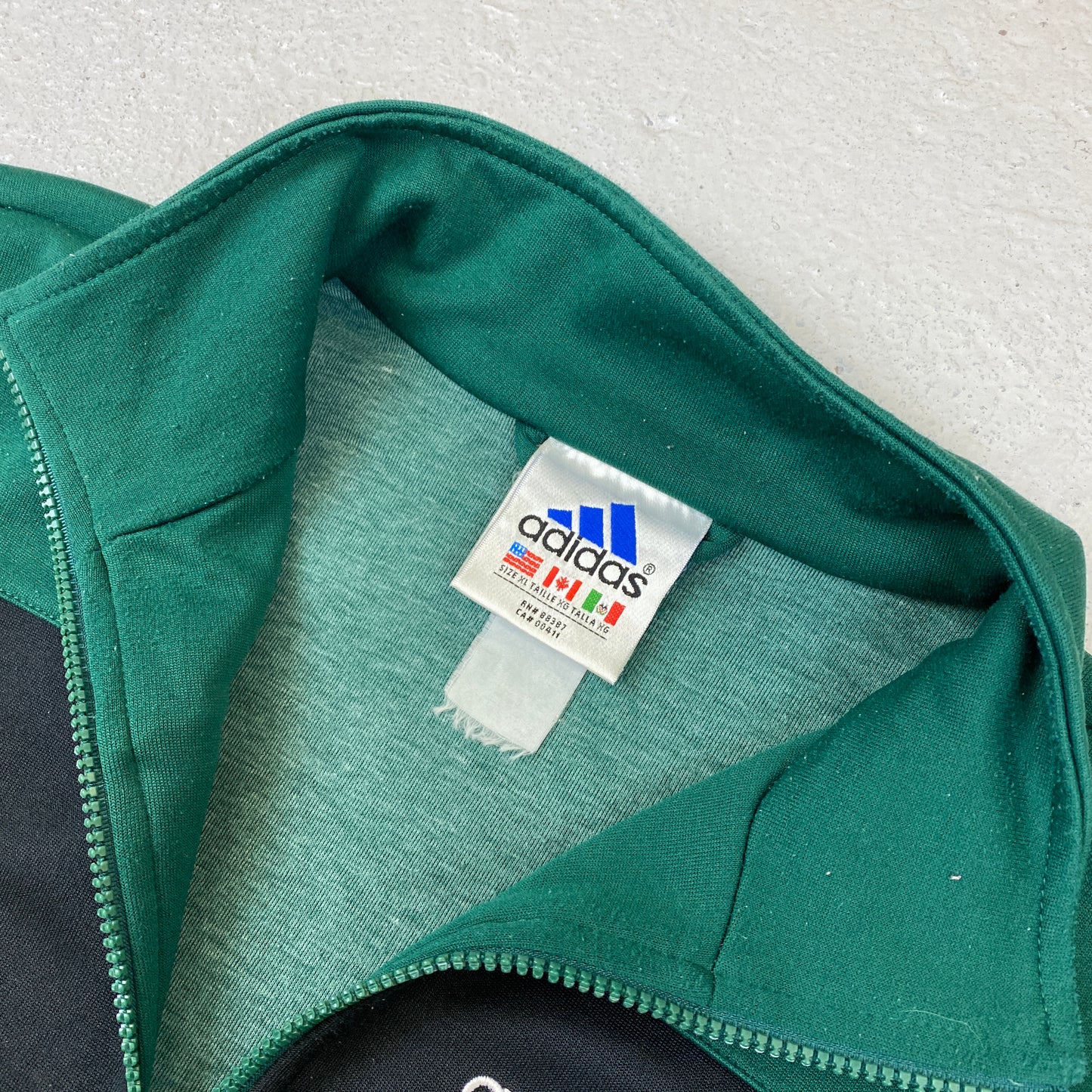 Adidas RARE embroidered zip sweater (L-XL)