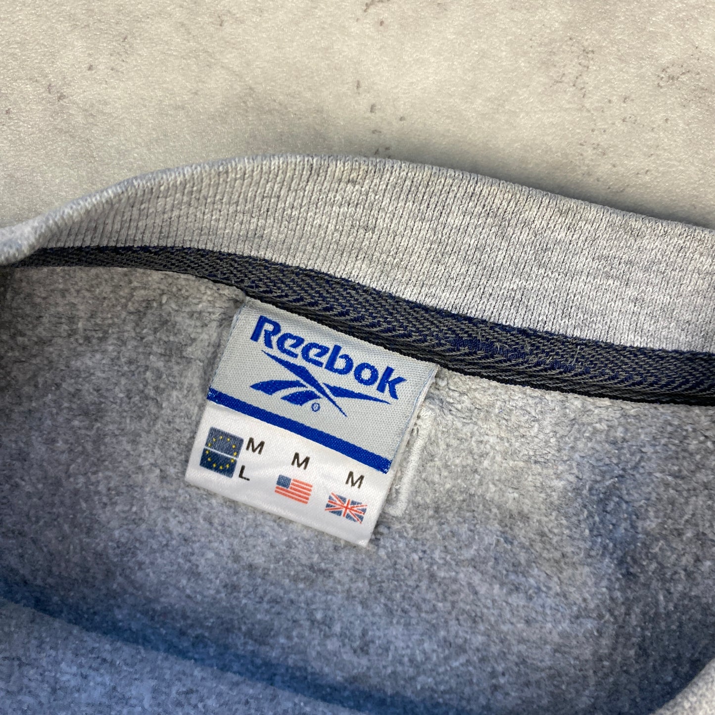 Reebok sweater (M)