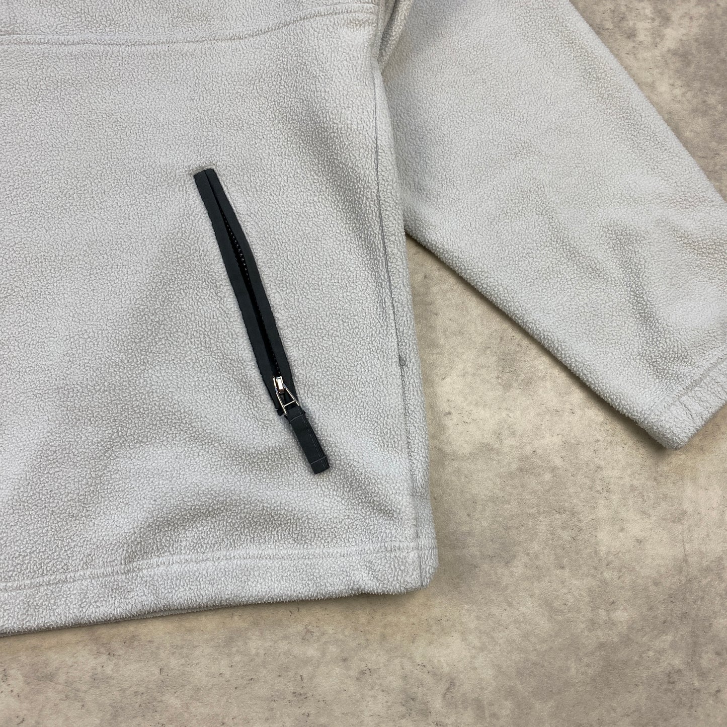 Champion 1/4 zip fleece sweater (M-L)