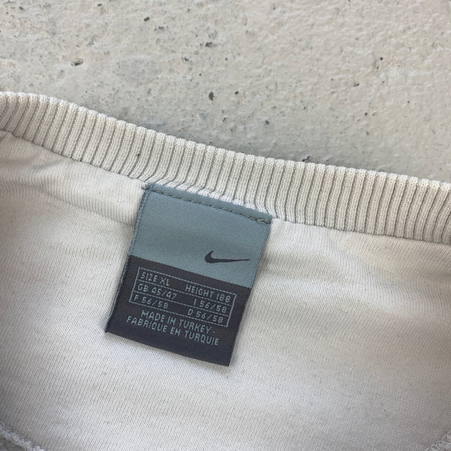 Nike heavyweight sweater (L)