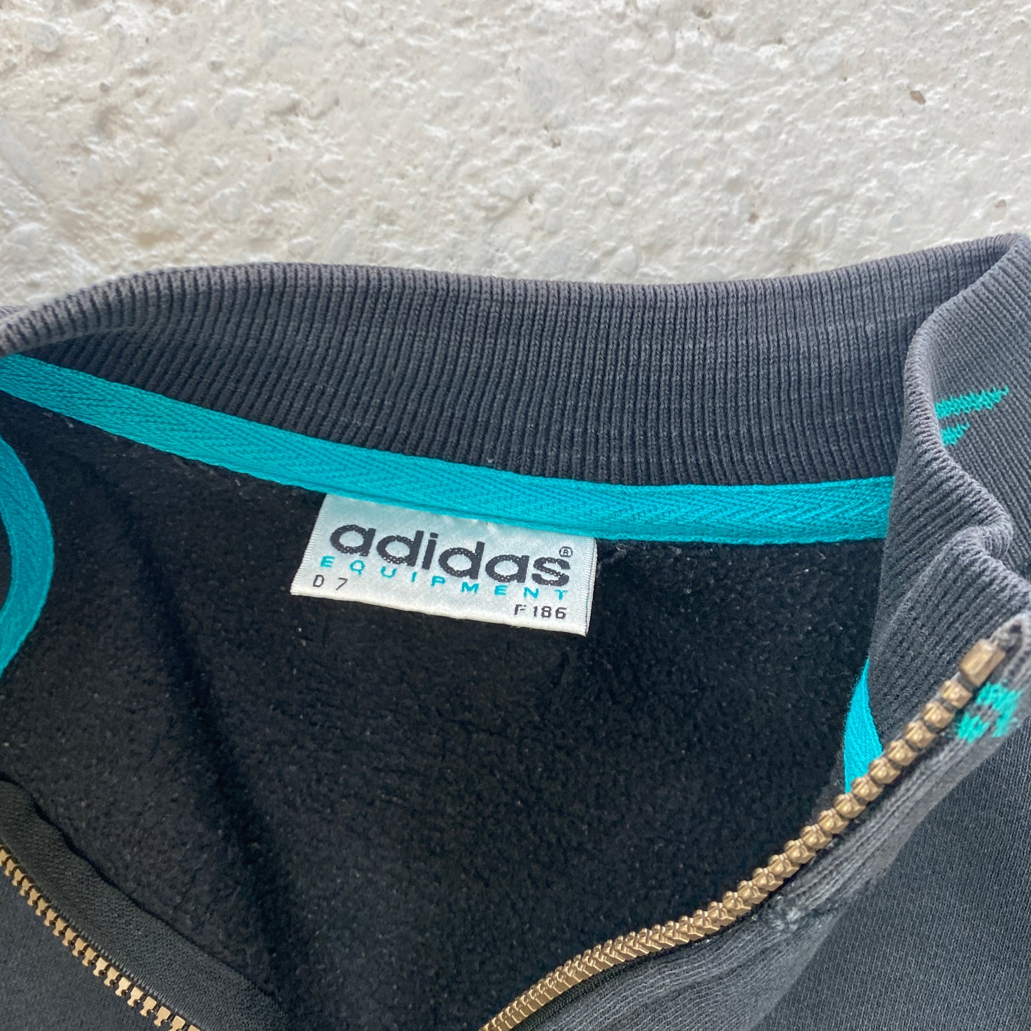 Adidas Equipment RARE heavyweight sweater (S-M)