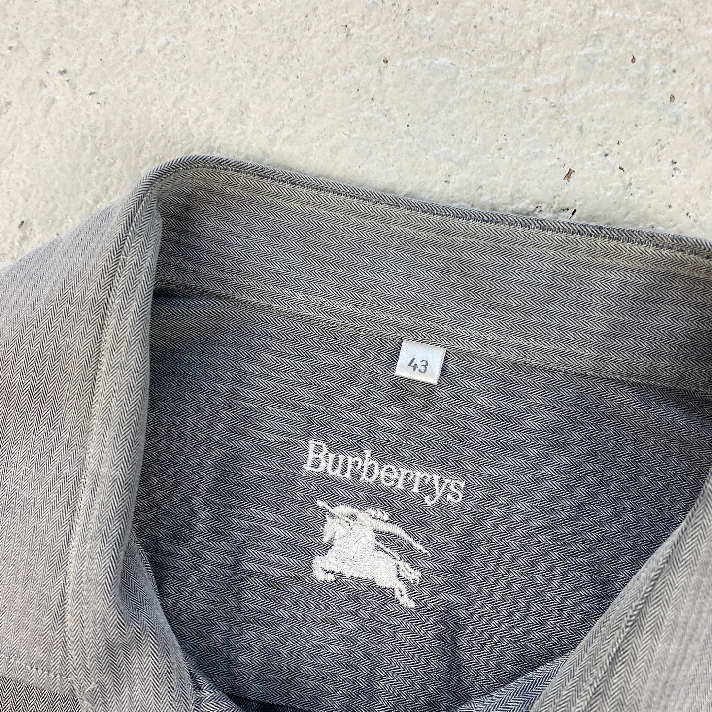 Burberry shirt (L-XL)