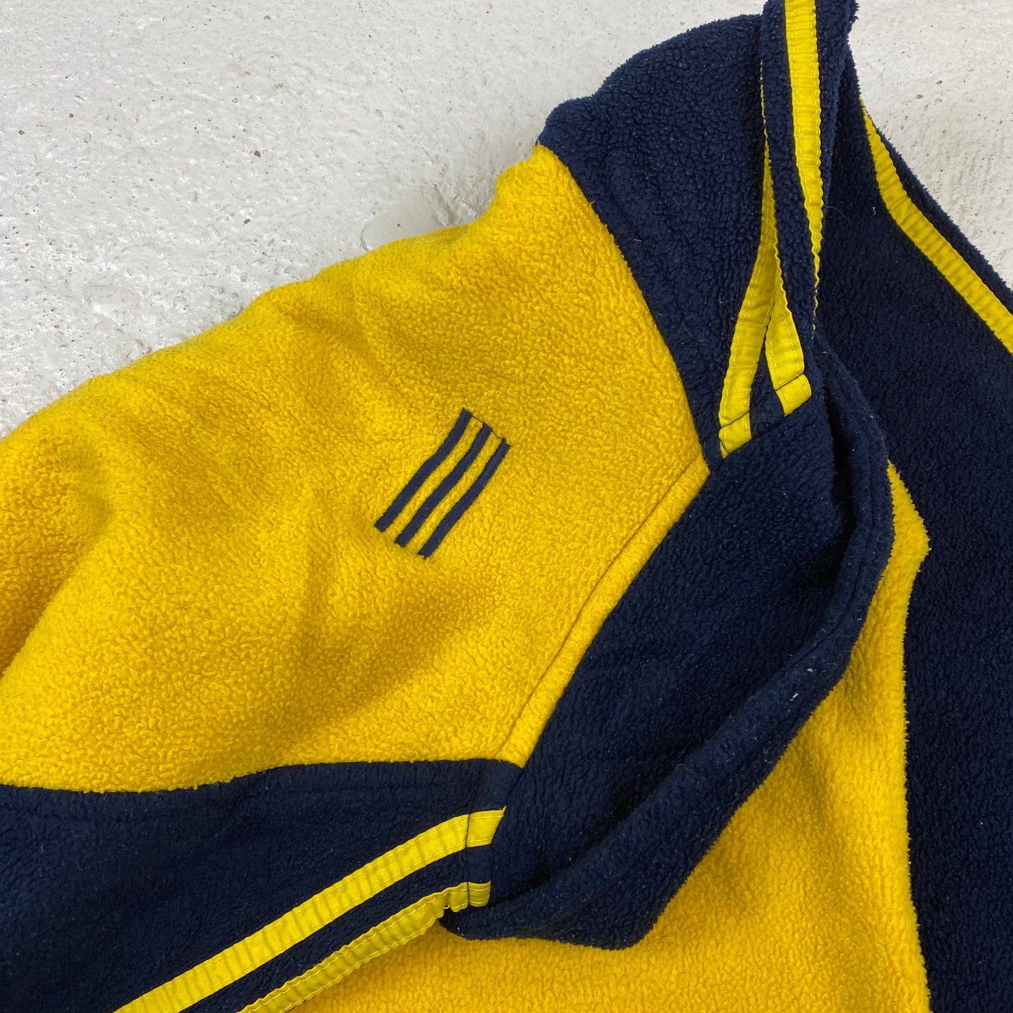 Adidas RARE fleece 1/4 zip sweater (M-L)