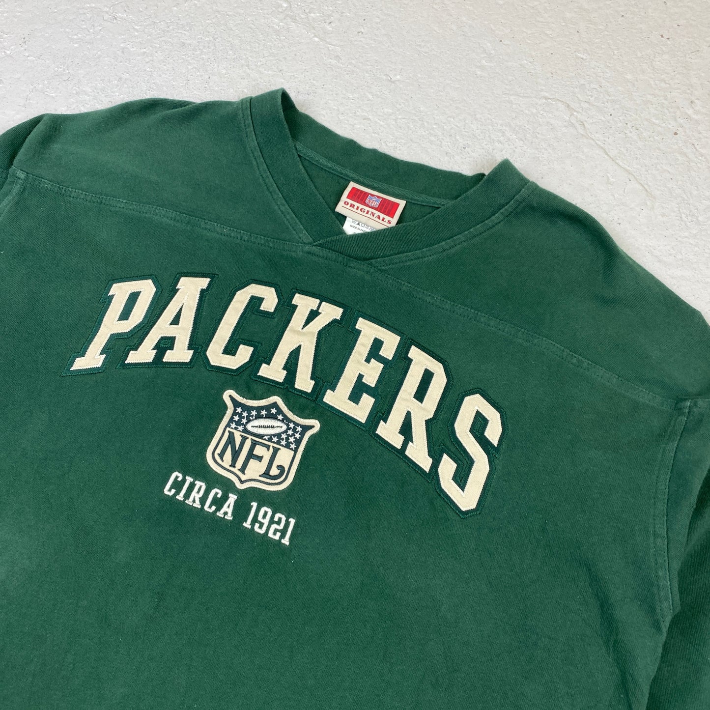 Green Bay Packers RARE embroidered v-neck sweater (XL)