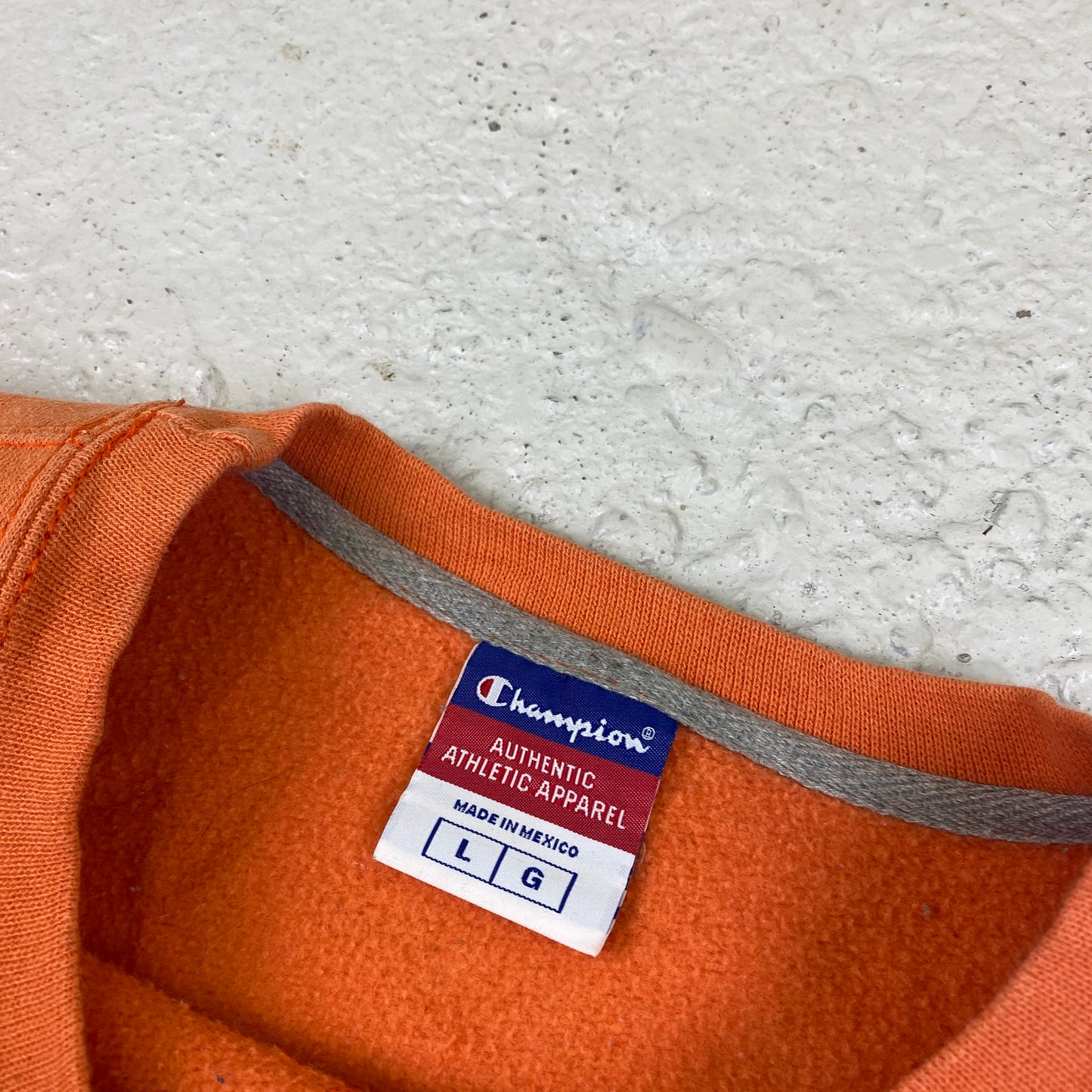 Champion embroidered sweater (L)