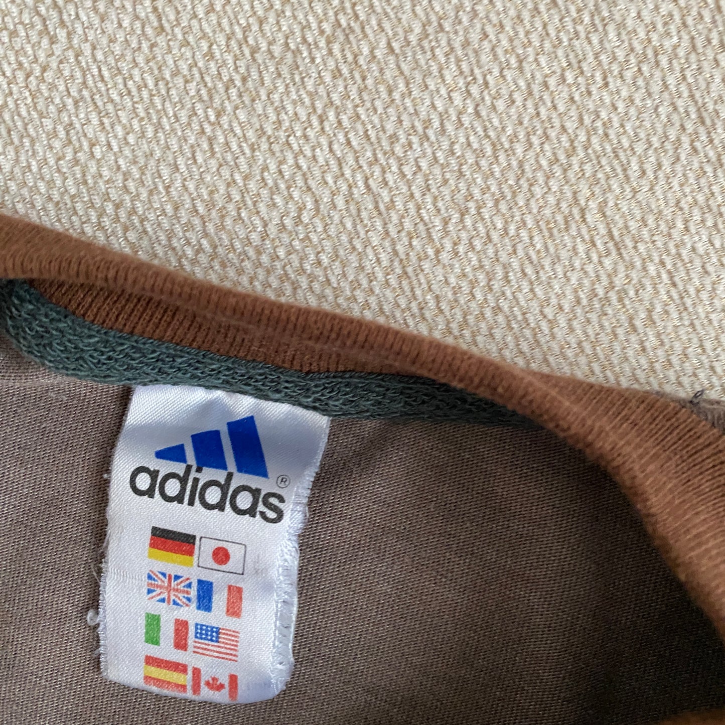 Adidas tee (M)