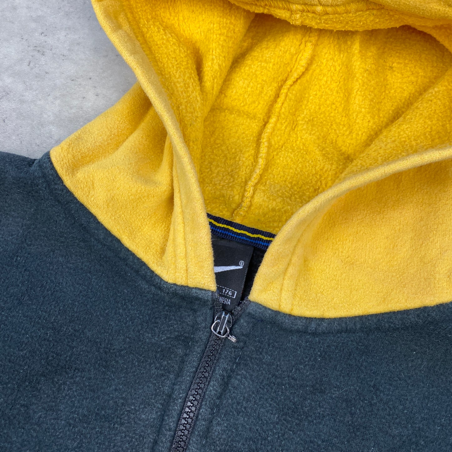 Nike RARE zip hoodie (XS-S)