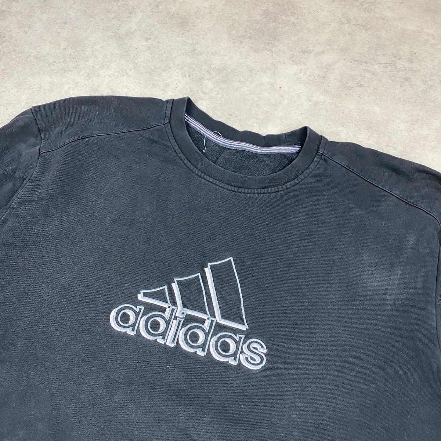 Adidas heavyweight sweater (L-XL)